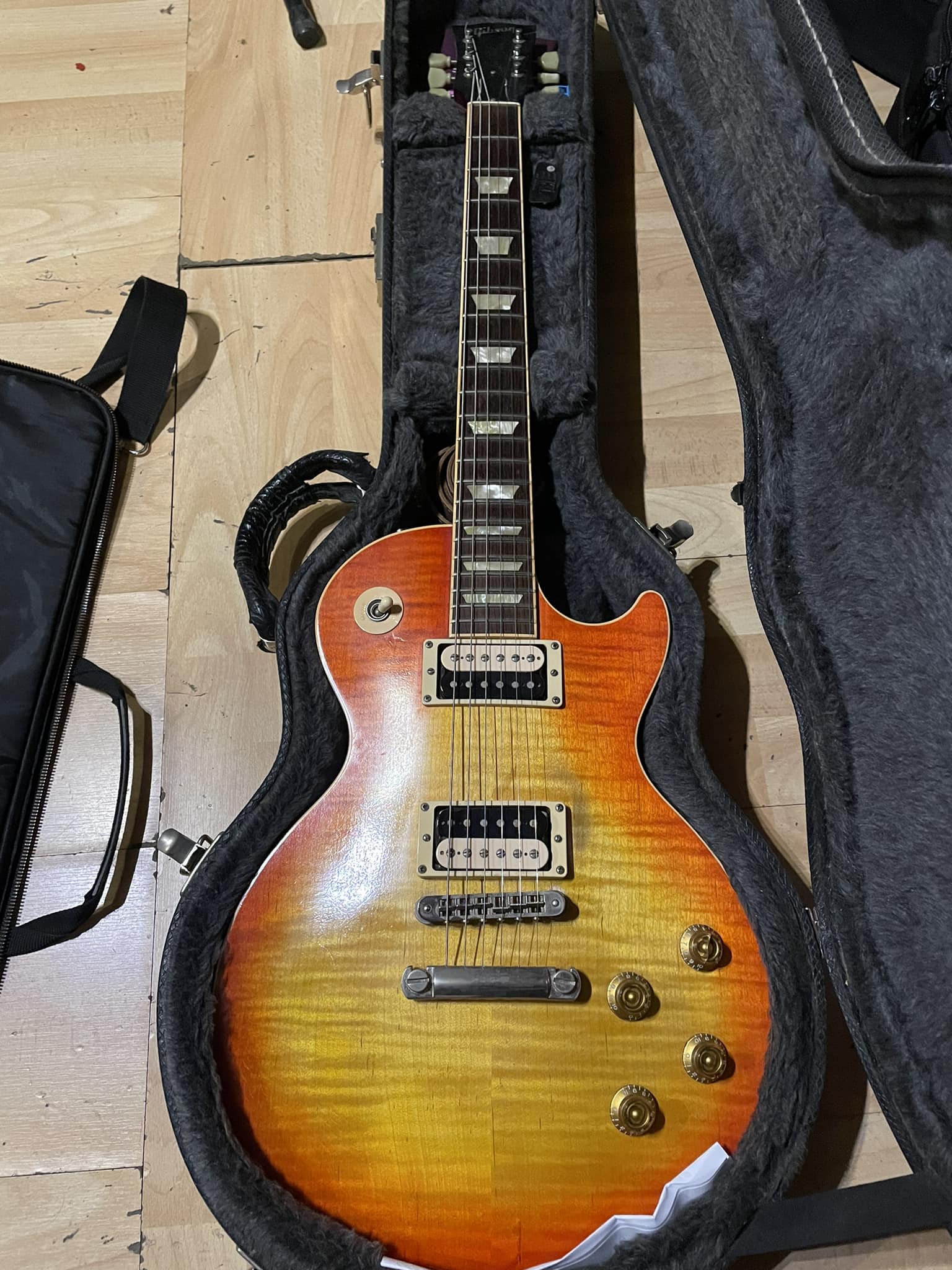 What to know about 2005 Gibson Les Paul faded
