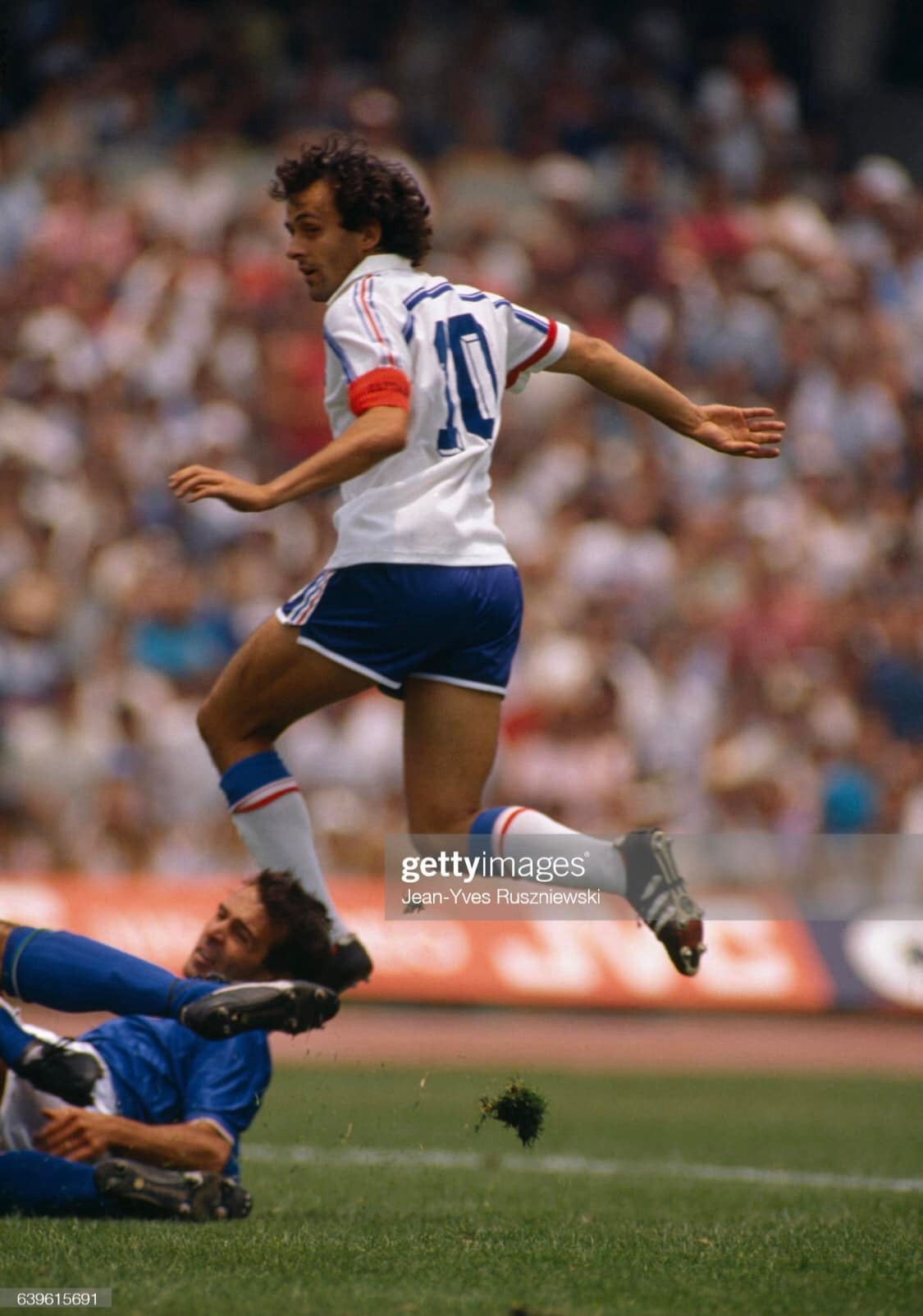 Arsenal and France played against each other in a friendly match