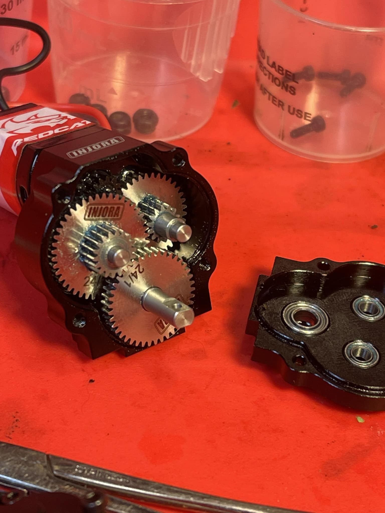 INJORA Kit De Transmisión De Aluminio Para Axial SCX30 1/30 – Carcasa CNC Y Engranajes De Acero Inoxidable, Requiere Montaje