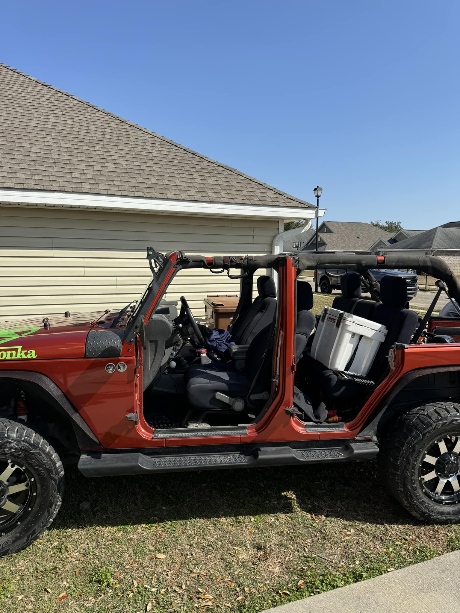 What is the best hardware for Jeep Wrangler JKU hardtop installation?