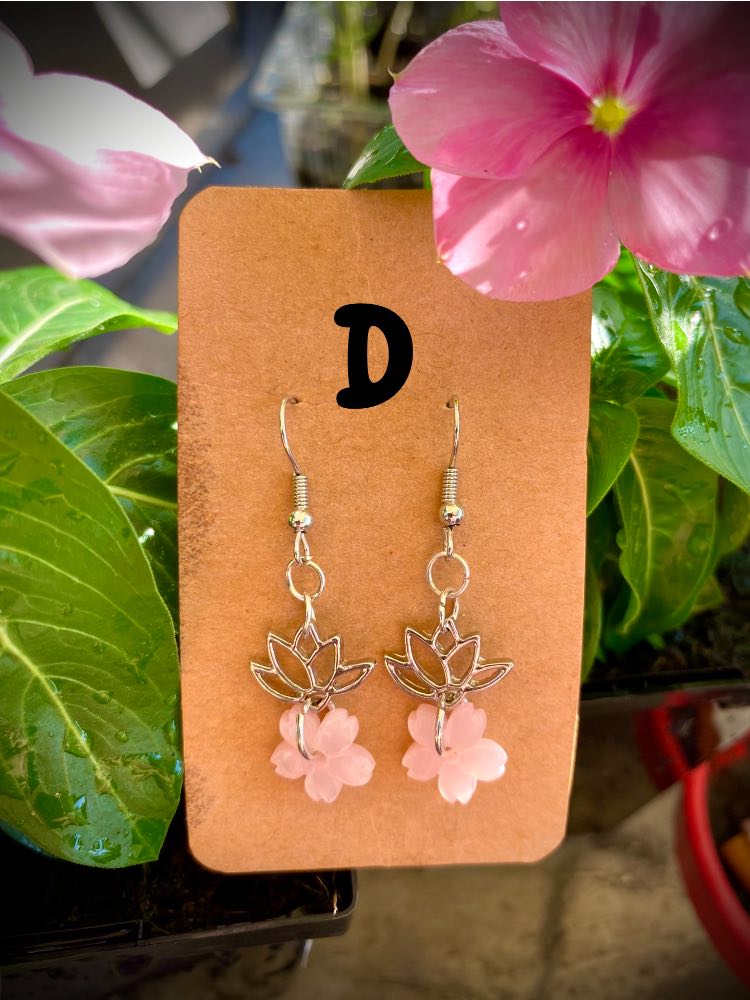 Only $5ea SakuraFlower Earrings 🩷🩵 display picture 1