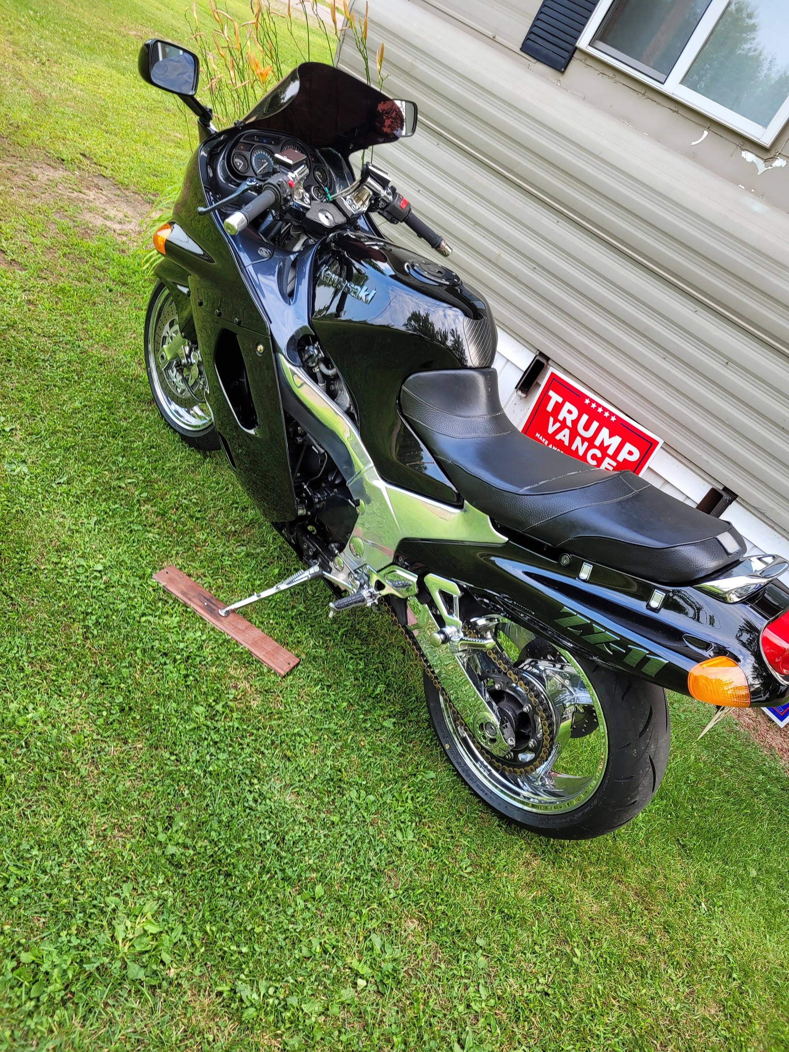 1998 Kawasaki ZX11 still a head turner