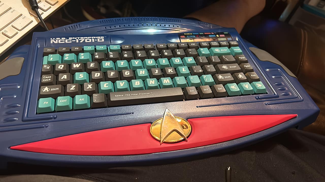 Found this Star Trek keyboard a few weeks ago. Had to have it
