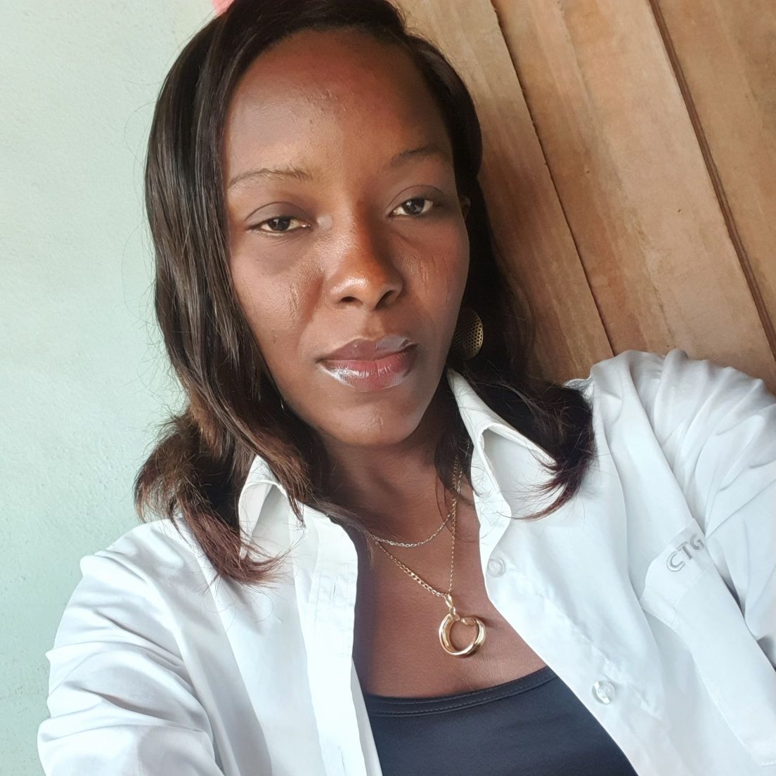 Shelle Olayinka