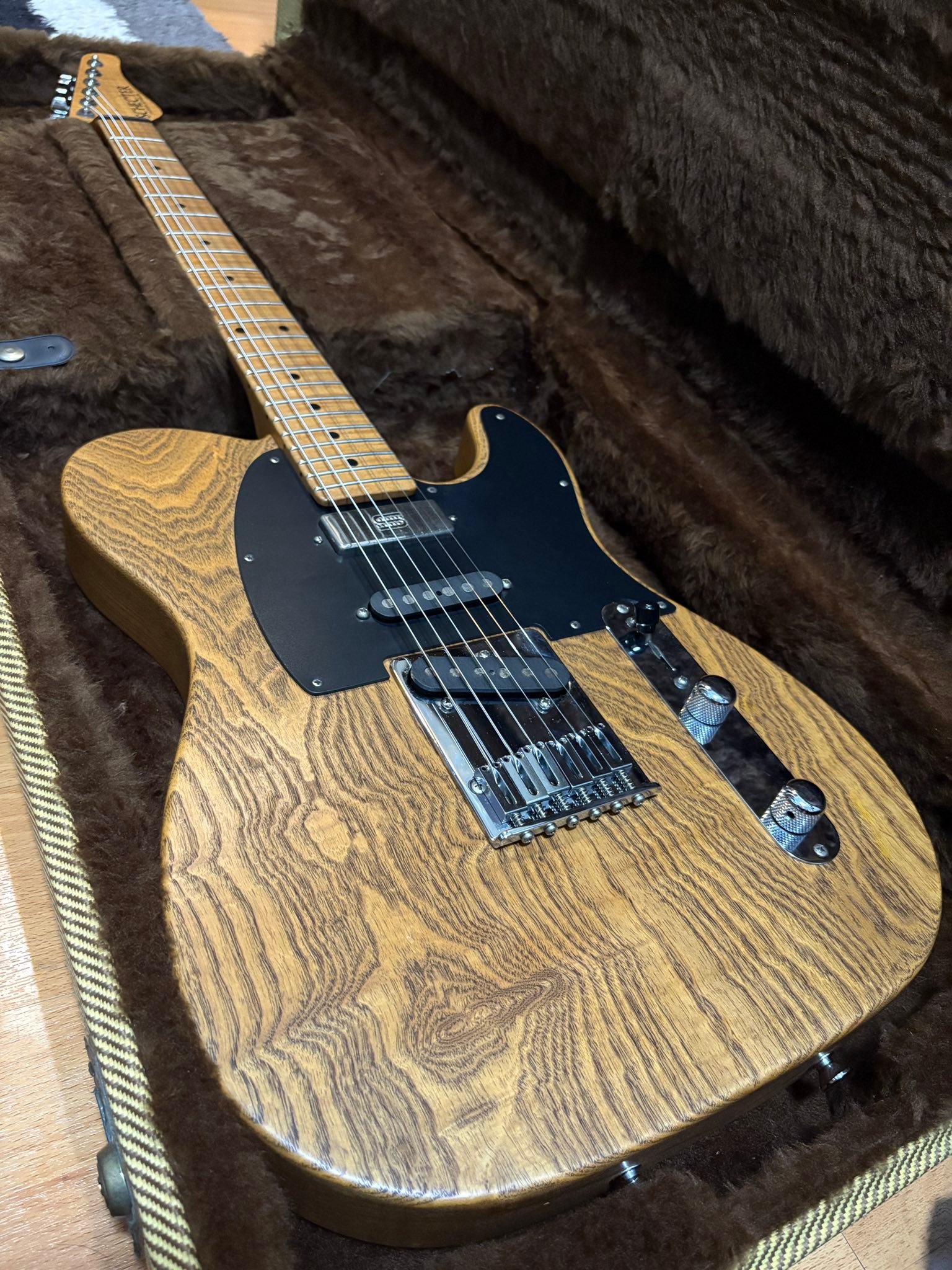 Custom Schecter guitar from USA PT Nashville