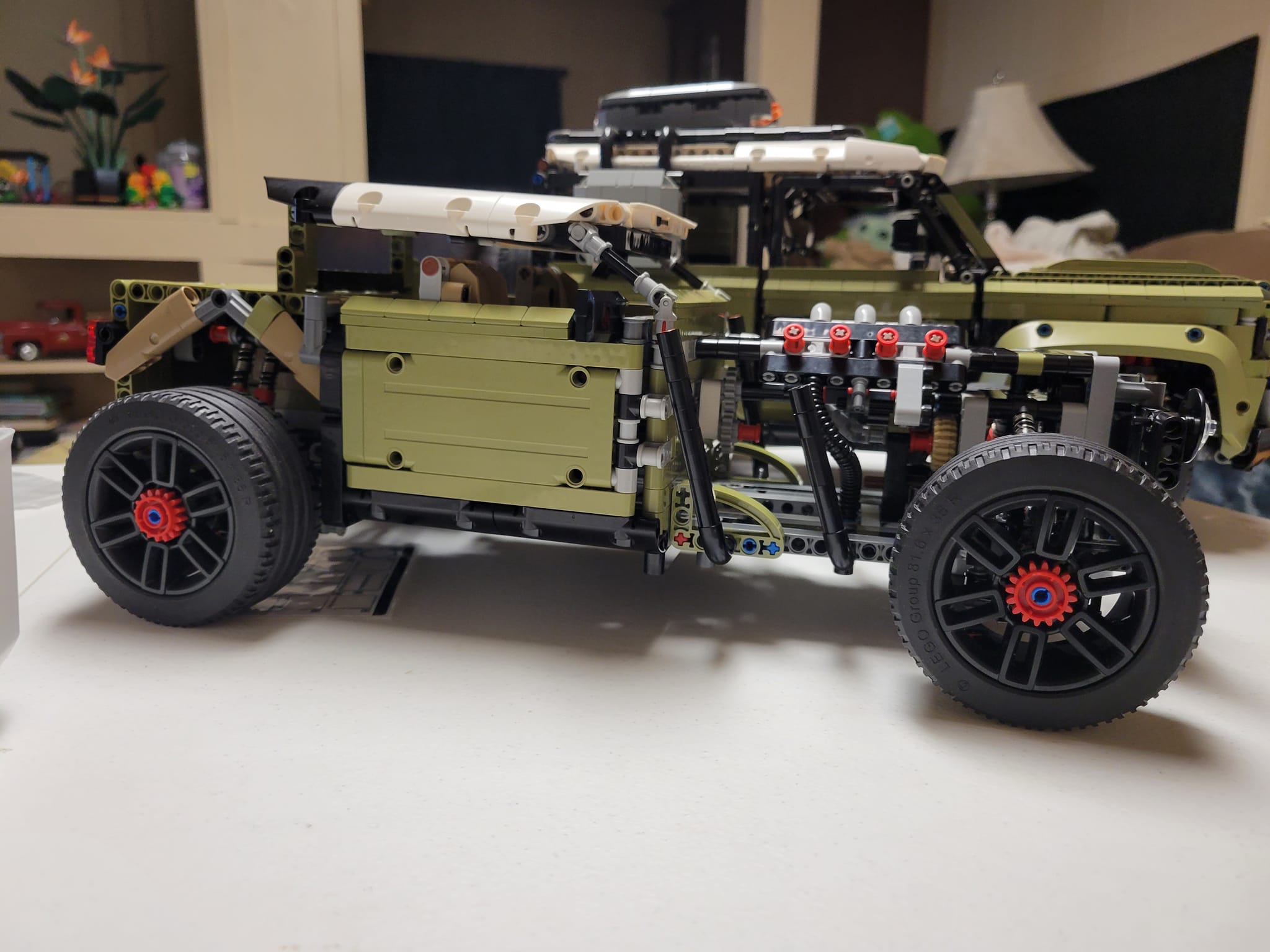 Lego Technic Rebrickable Land Rover LEGO Technic 42110 Land Rover 