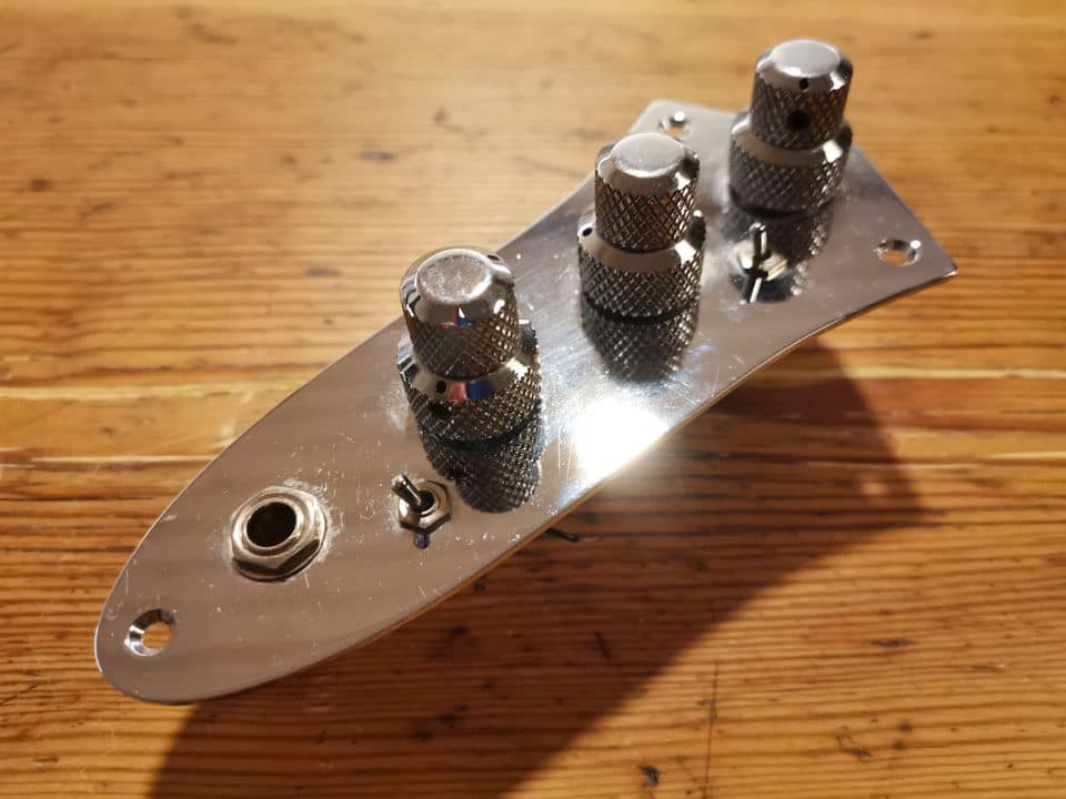 Upgraded the preamp to a John East J-retro 01 deluxe preamp