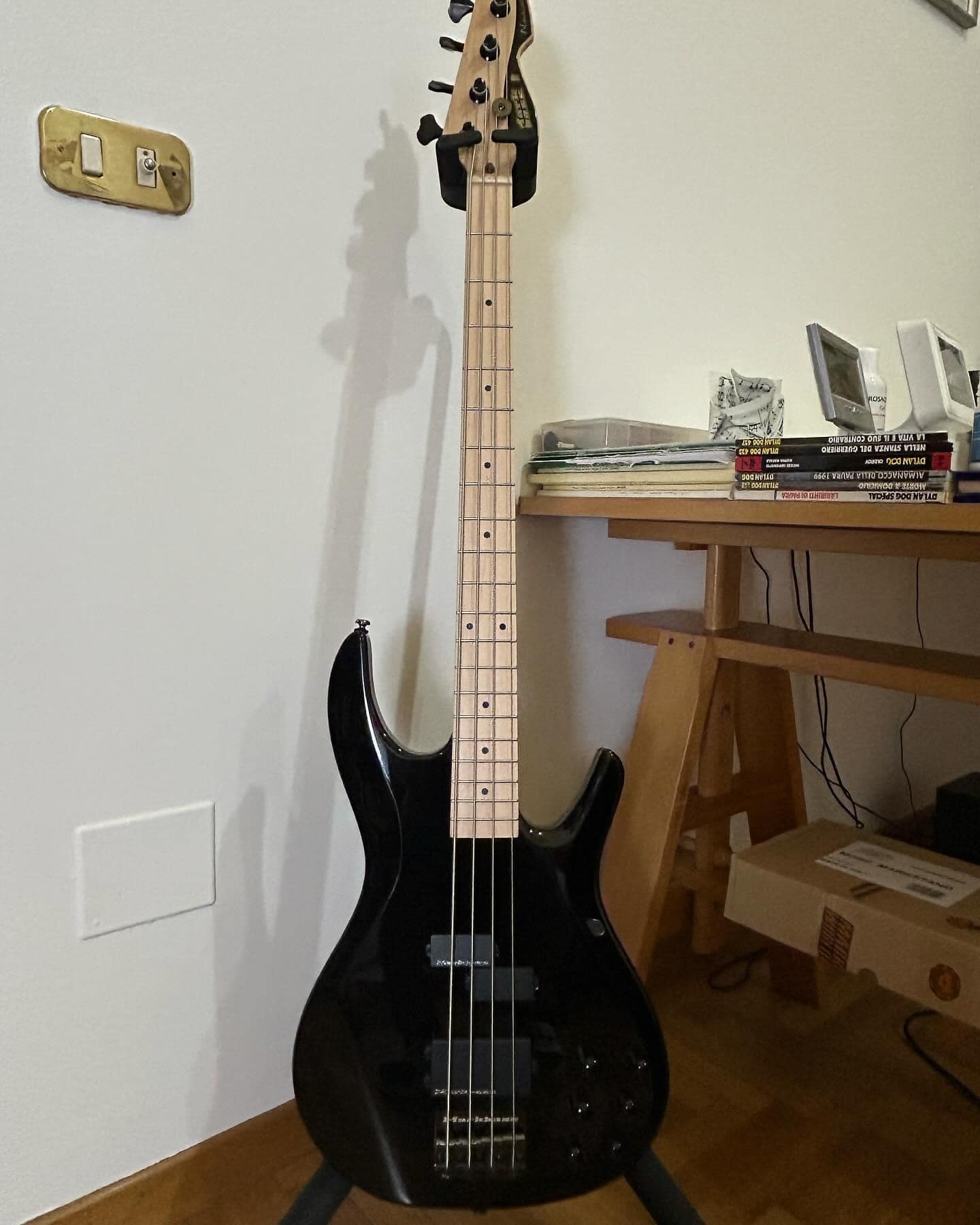 My new Markbass f1 navigator four strings. This is a premium bass