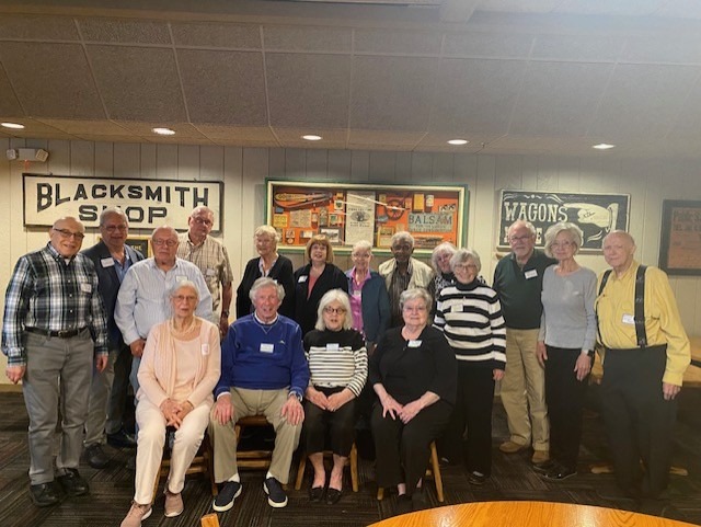 gary klower 66th Class Reunion May 20, Machine Shed Urbandale IA Seated: Barbara Westvold Breining, Larry Martindale, Betty Martindale, Jo Ann Shafer Dreckman Standing: Harry Grieger, Don Costales, Jan Yearin, Pfindeller, Mary Shaffer orange l carnitine b12 injection philadelphia B12 Taille:60 Comprimés | 60 portions