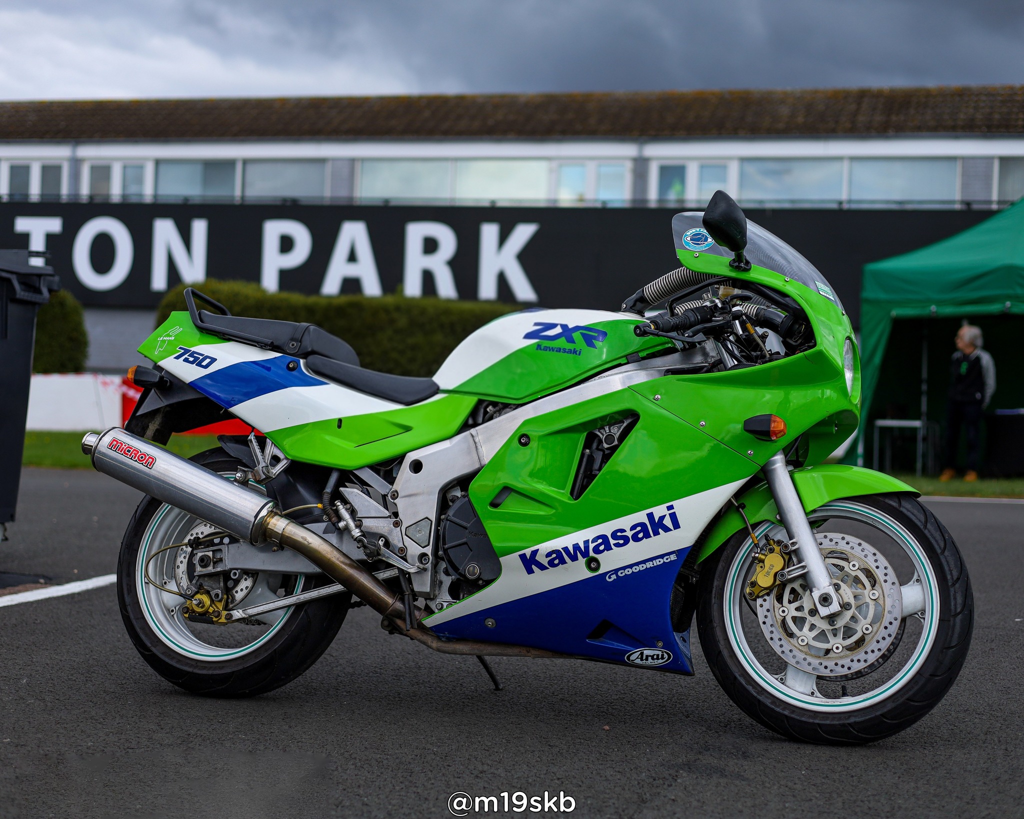 Kawasaki ZXR750pure 90's class 💚💚 Owner - Paul Bowen