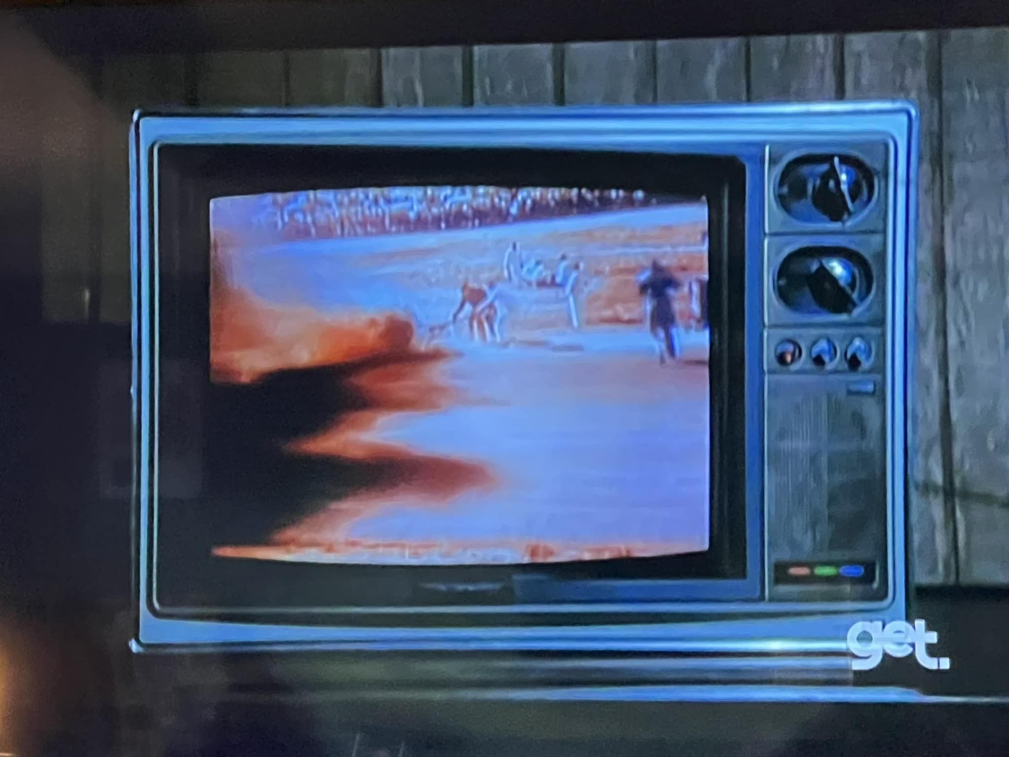 【ナミー】テレビ Sony Trinitron Plus KV-1921 TV in 1978 Quincy M.E. episode