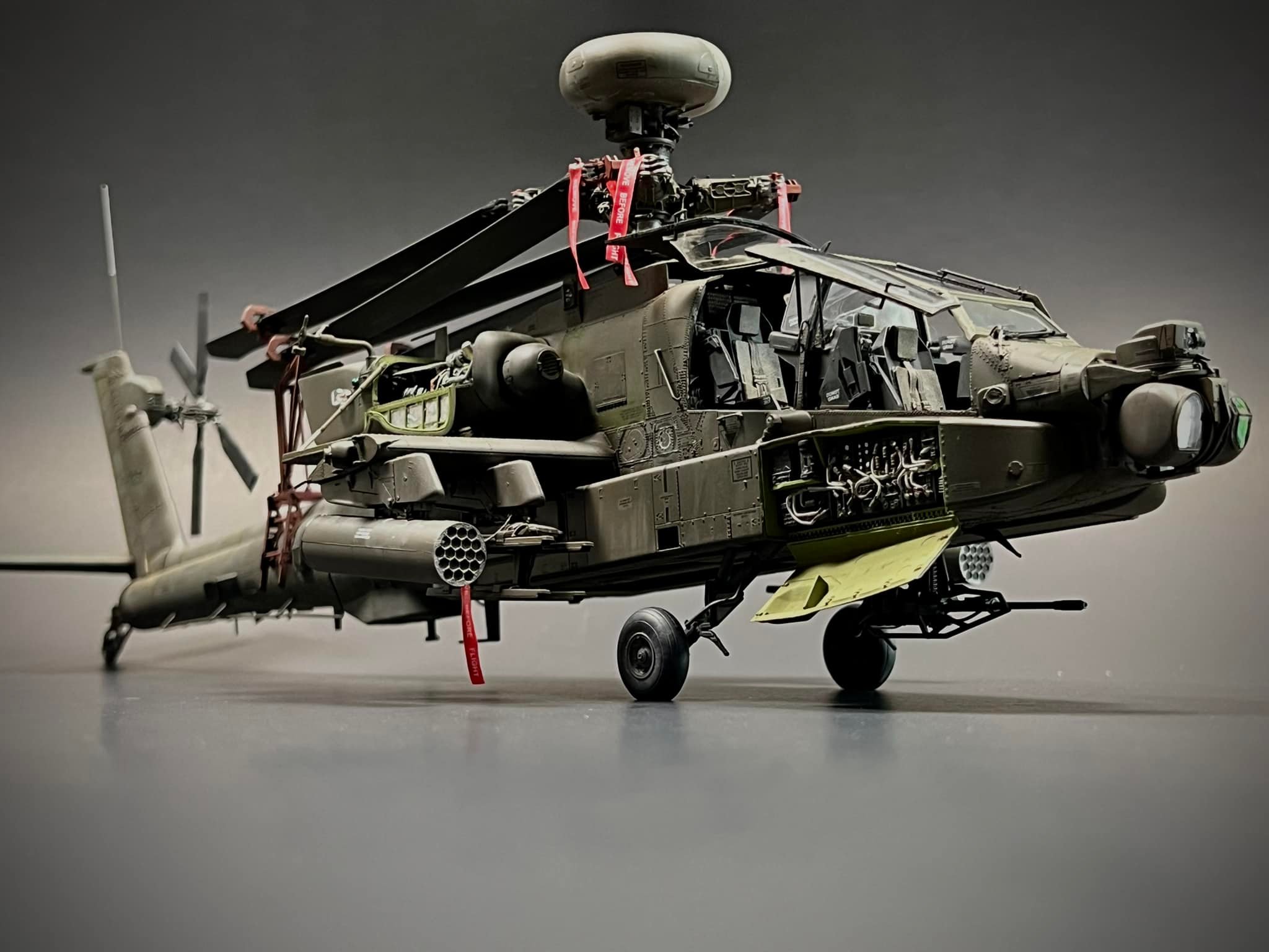 Building Takom 1:35 AH-64E Apache model with scratch-built cables