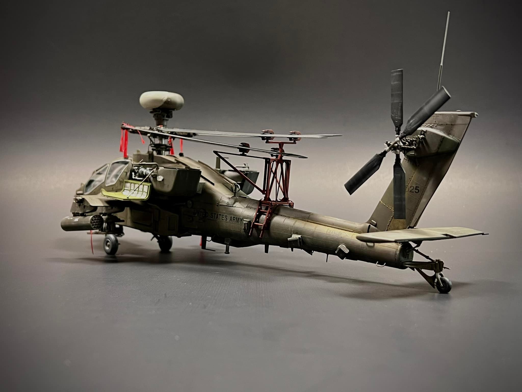Building Takom 1:35 AH-64E Apache model with scratch-built cables