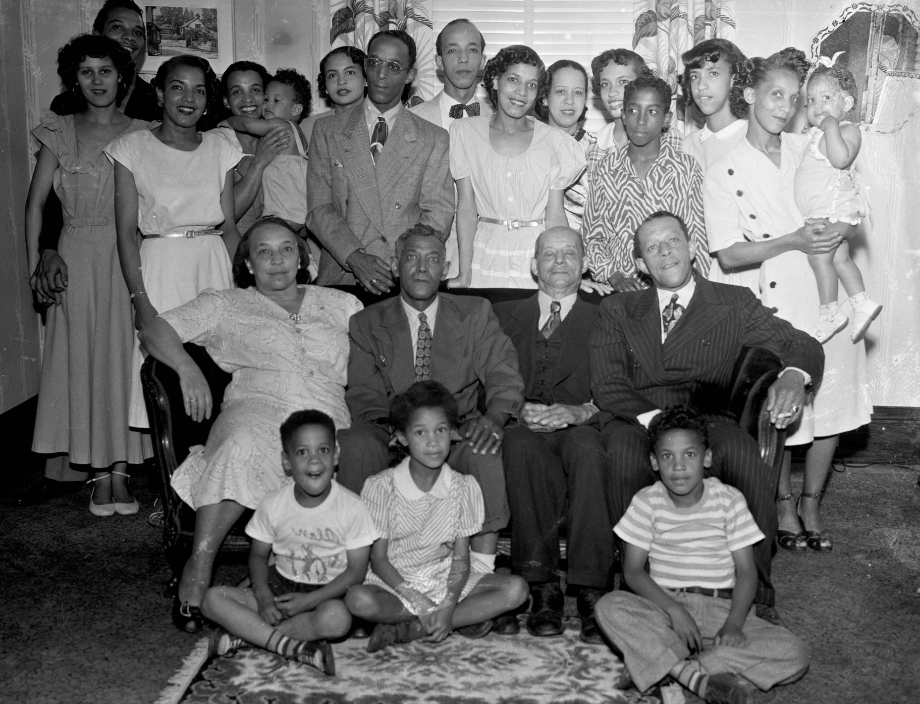 CRACK THE MARIAN/GROWING UP!2016 50's T… Four Generations of a 5-Generations Minneapolis Family in 1948