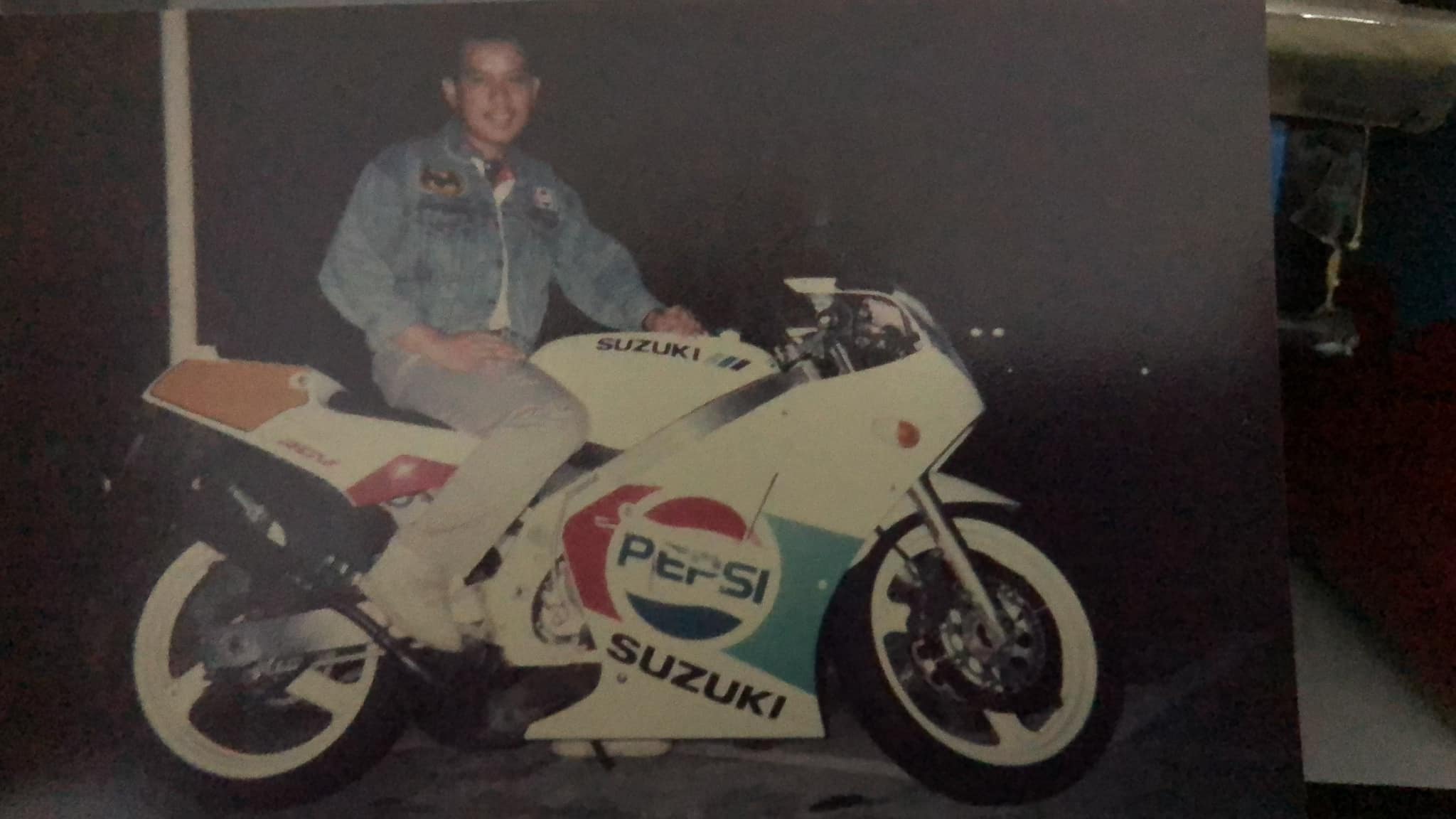 Kevin Schwantz edition Suzuki RGV250R bike memories