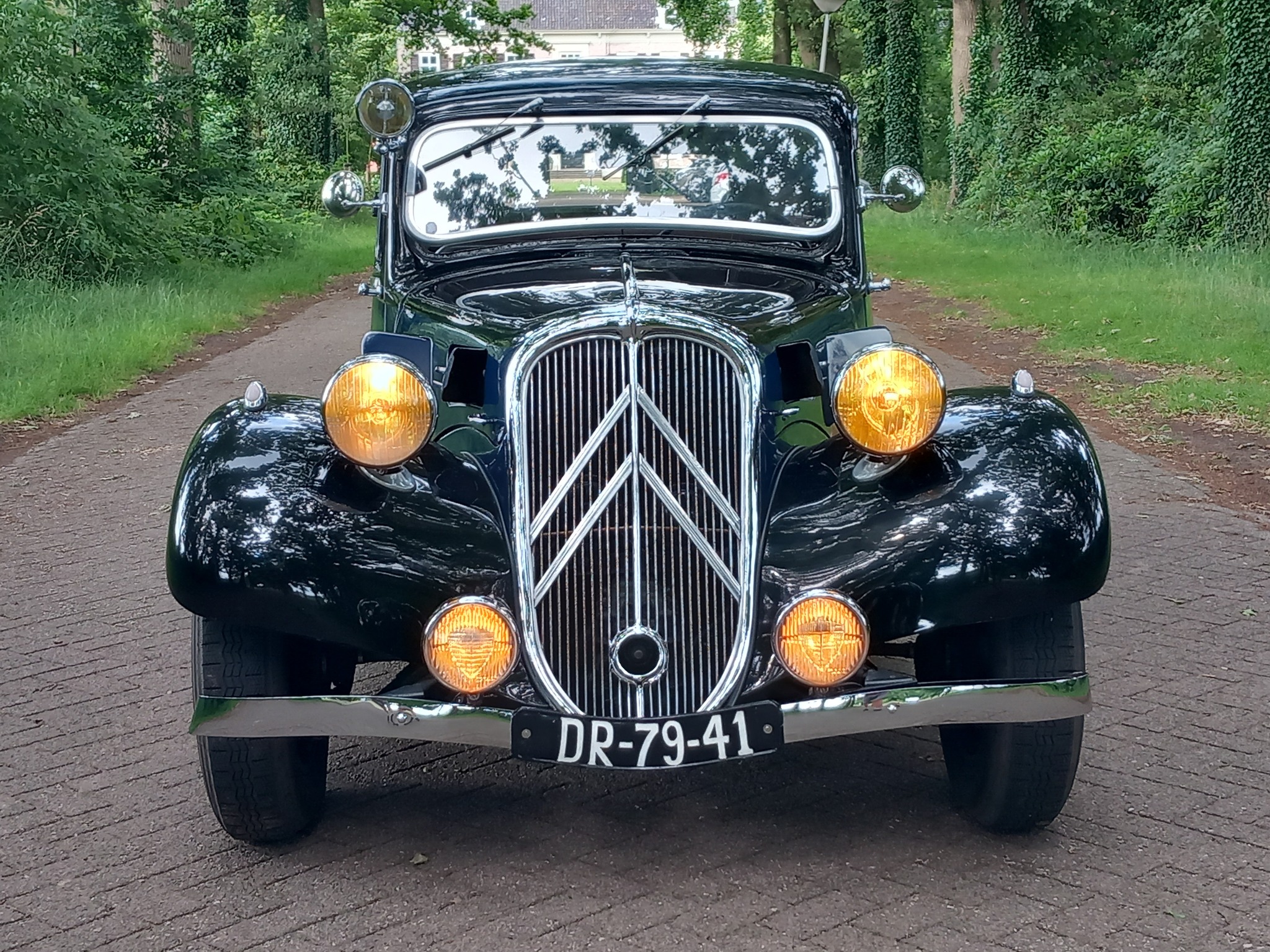 Modèle Réduit Citroën Traction 11 BL Fourgonnette 1937 - échelle 1:43 Par Universal Hobbies