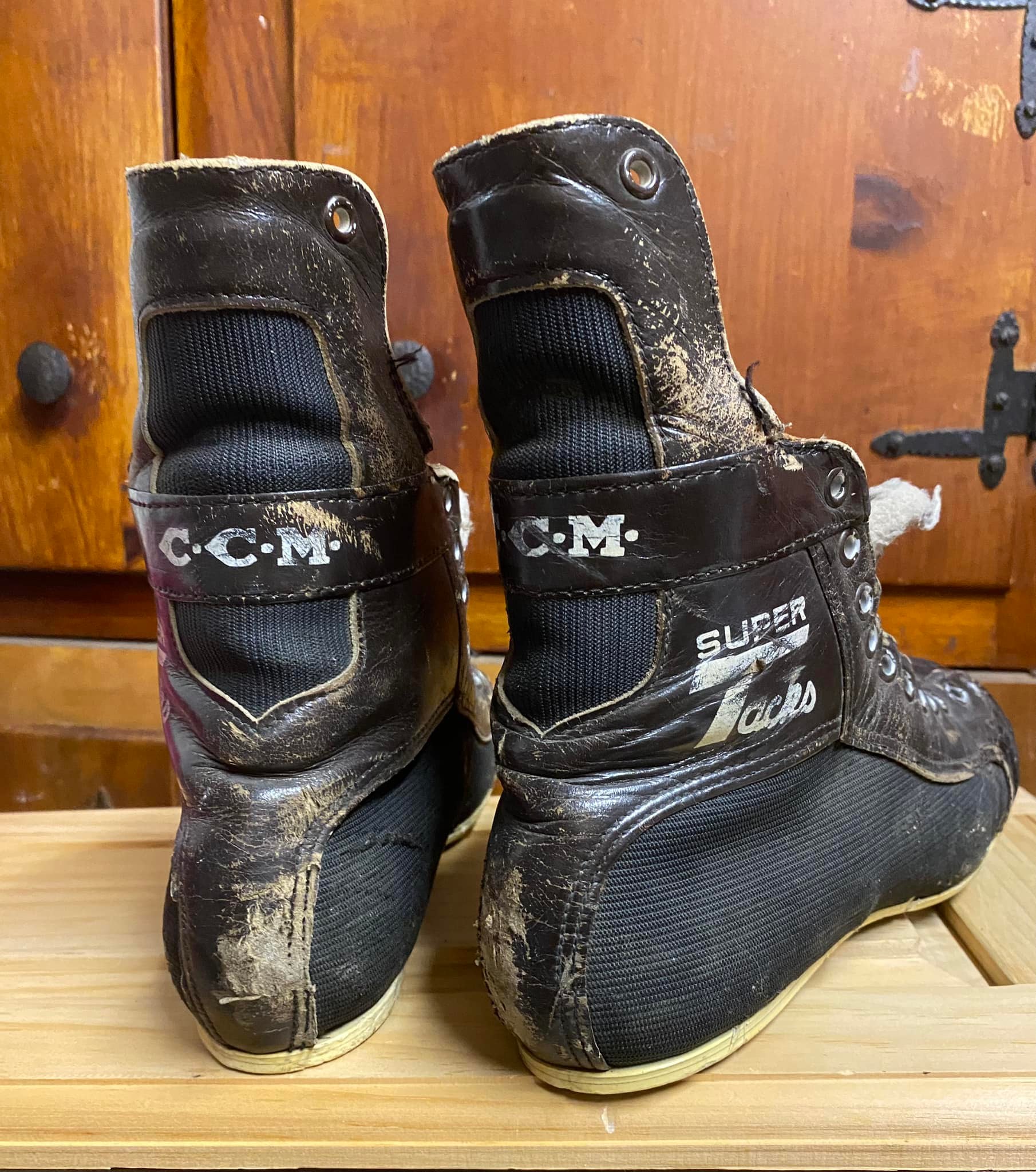 Vintage CCM Super Tacks Steel Blade Hockey Skates**
