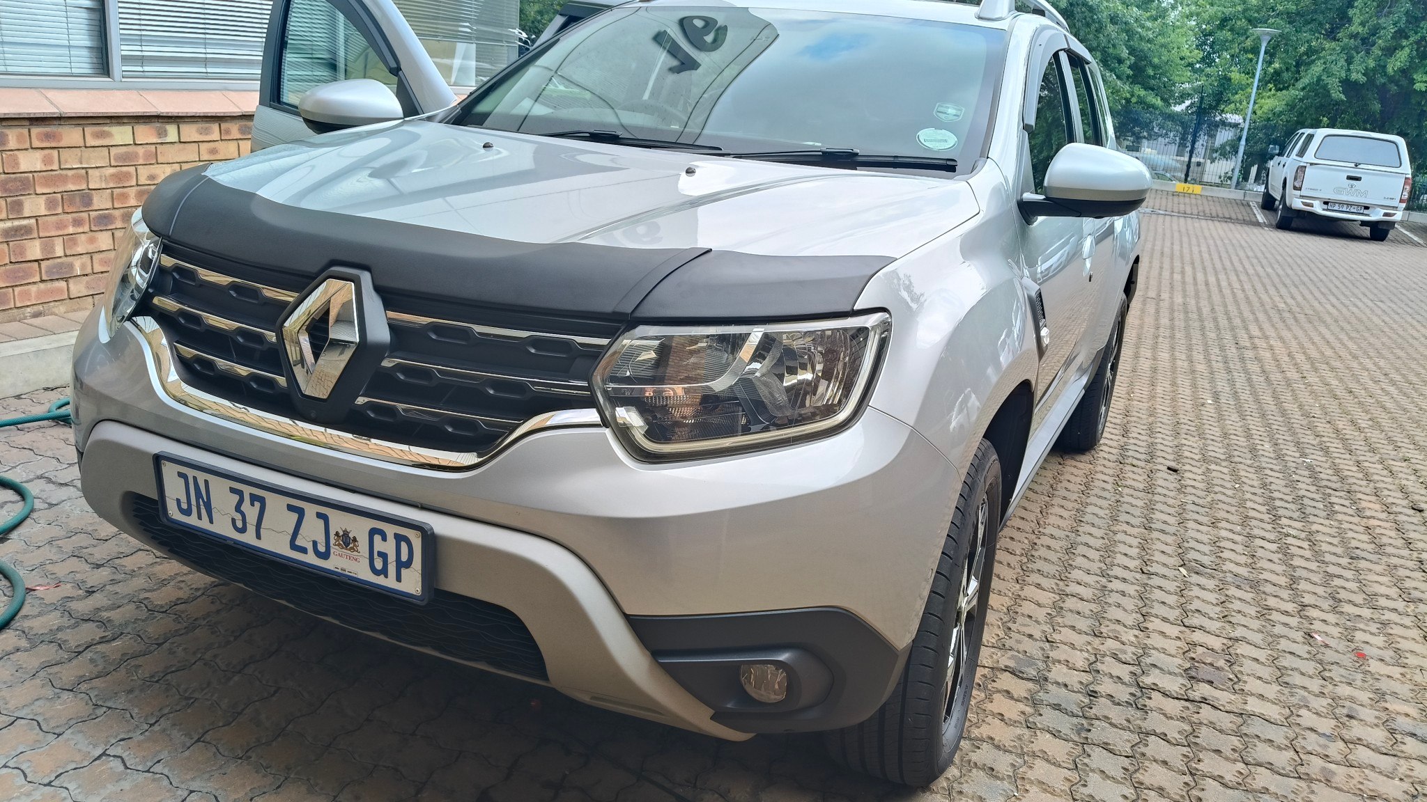 Auto-Bra Bonnet Bra For Dacia Duster I (2010-2018) – Black Stone Guard Car Protector