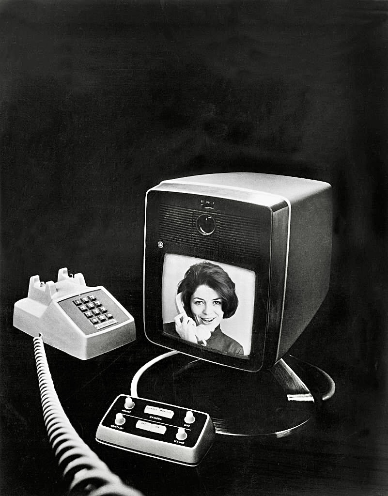 A 1960 ad for the very futuristic (for the time) Ericofon.