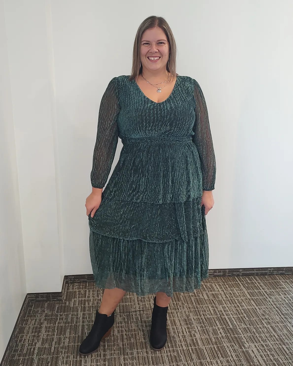 maurices holiday dresses The holidays are here & we called in a pro. Casey is here with festive looks she'll be wearing all season. #discovermaurices 📸| Sandusky, OH Shop the look: https://cur.lt/4h1oa3w5t Matching_Long_Dress