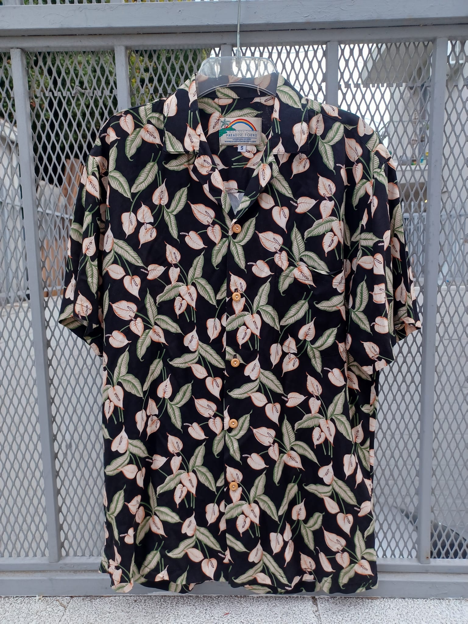Rayon fabric quality and appeal in vintage aloha shirts