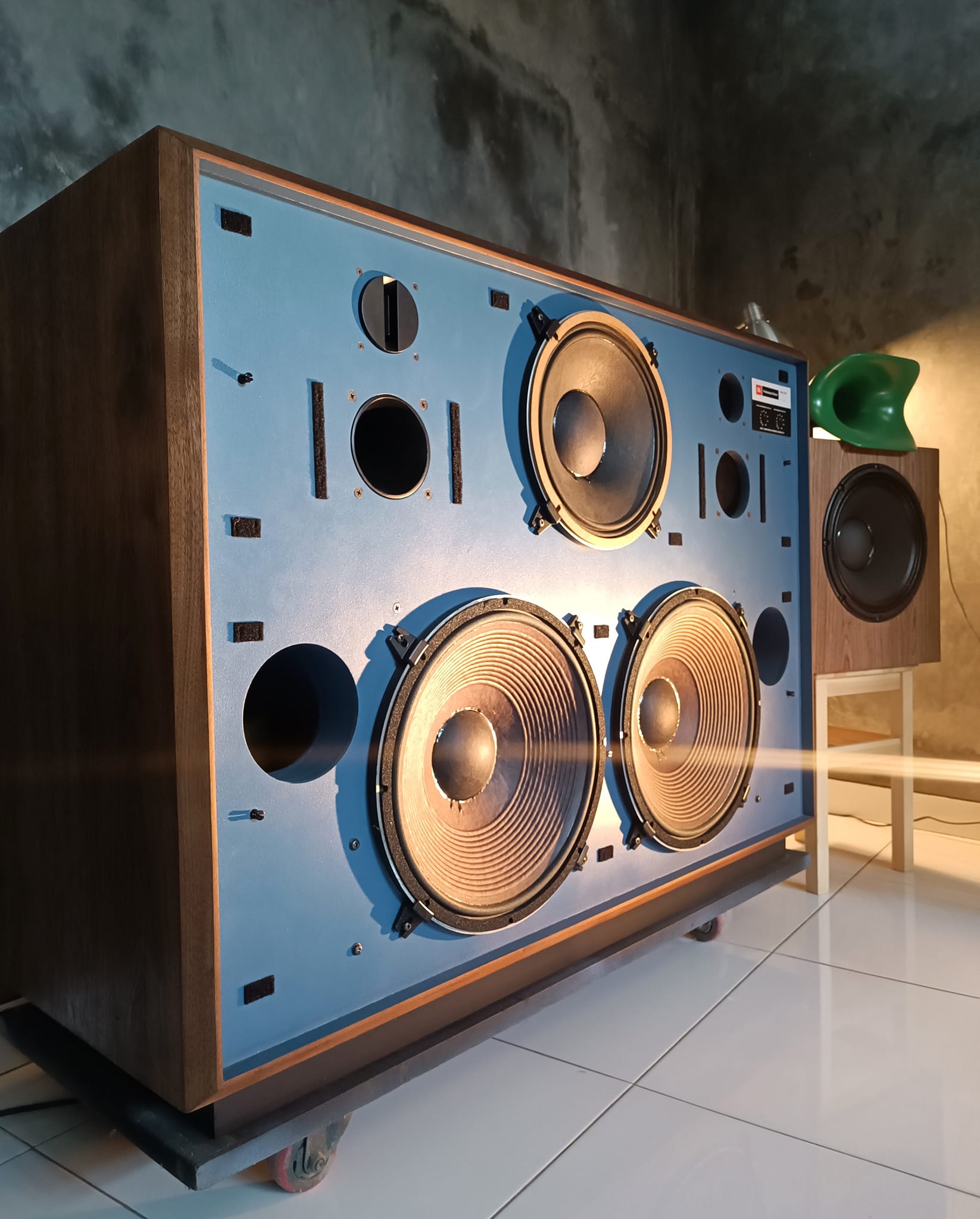 JBL 4355 studio monitor #jbl4355 #iwatahorn #vintagejbl #hornspeaker