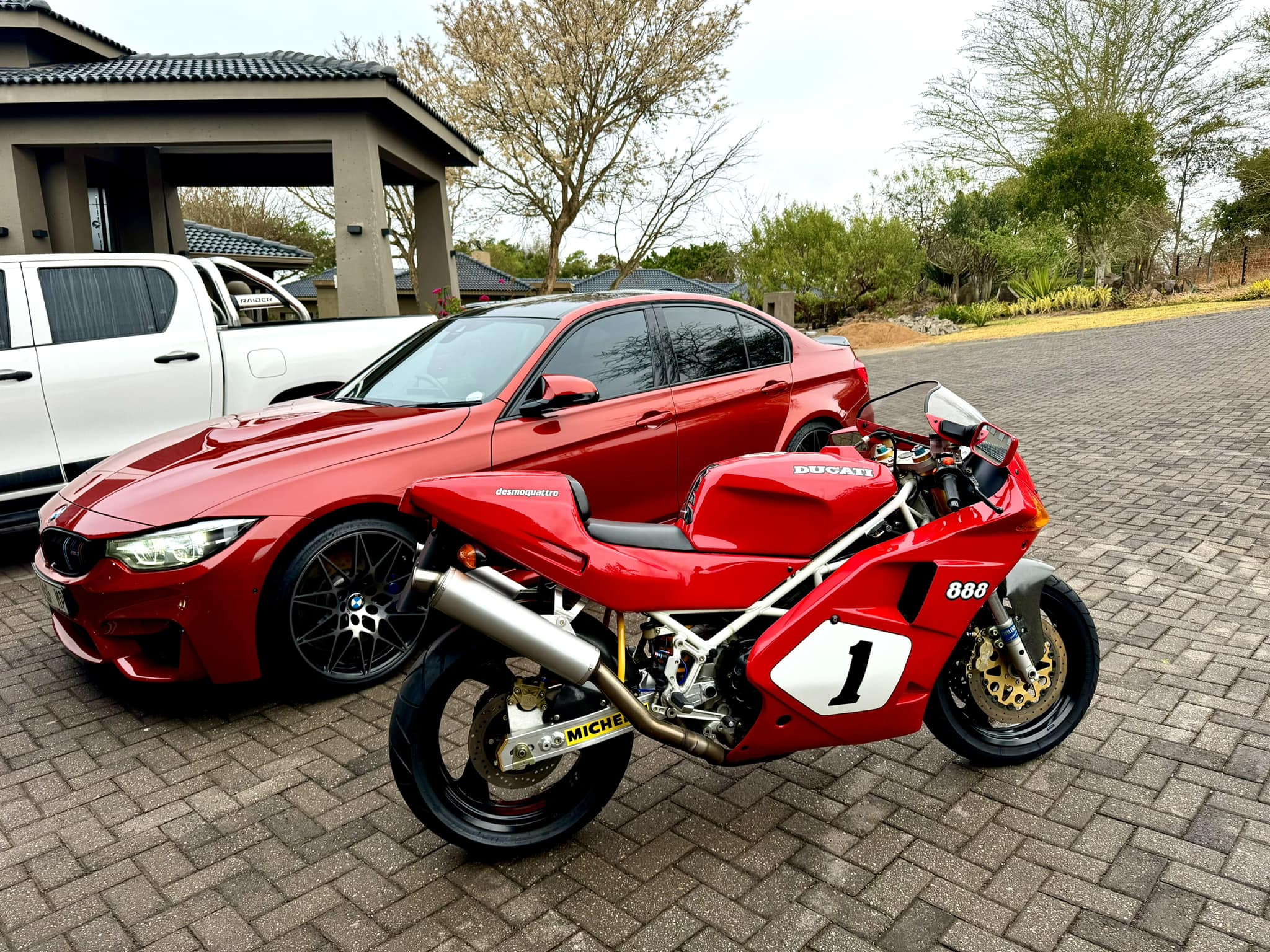 Ducati 888 SP4 road bike