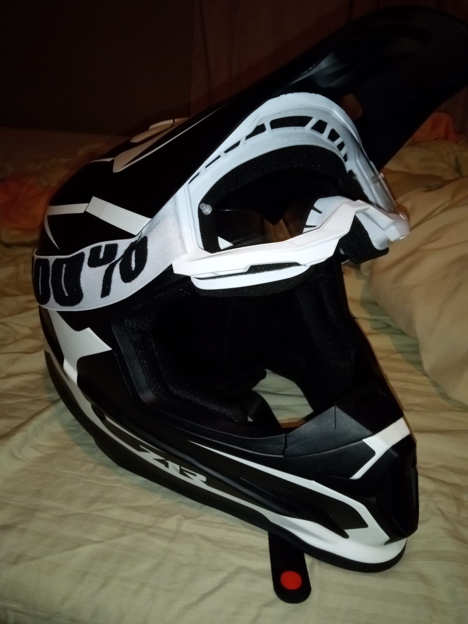 flip up motorcycle helmets with bluetooth Daytona Glide Modular Helmet with everything from advanced noise control and wind noise reduction to an integrated speaker and microphone system that supports up to 4 riders DOCRELD DOT Bluetooth Modular Motorcycle