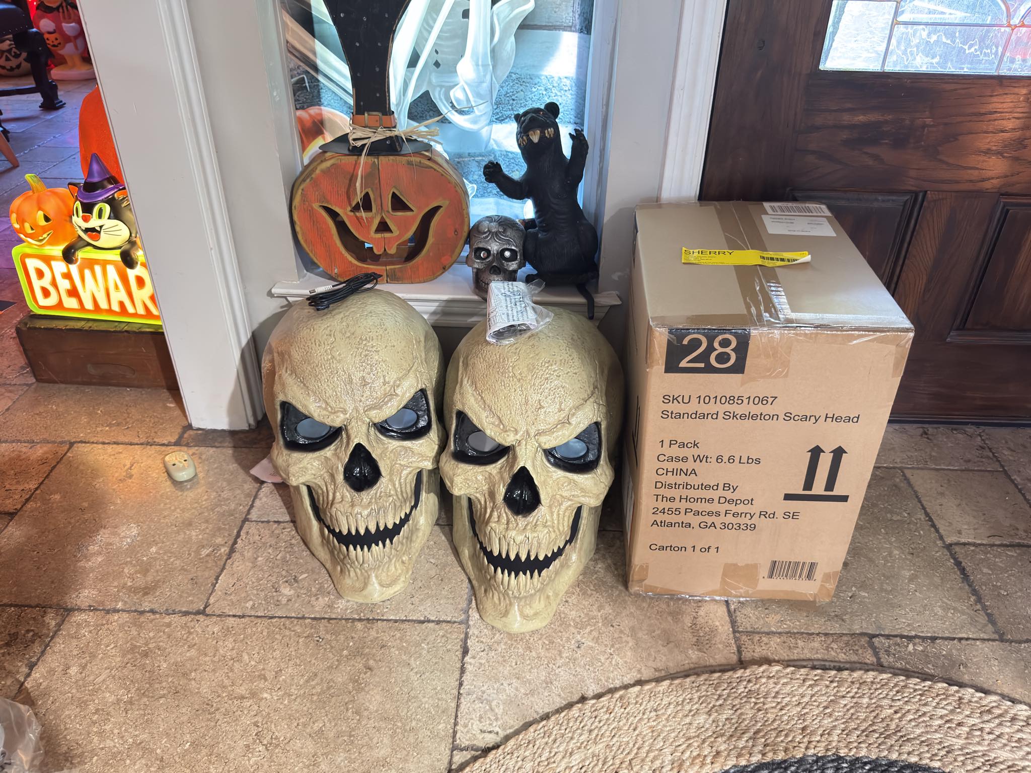 How to mount and power three Scary Head props on a board?