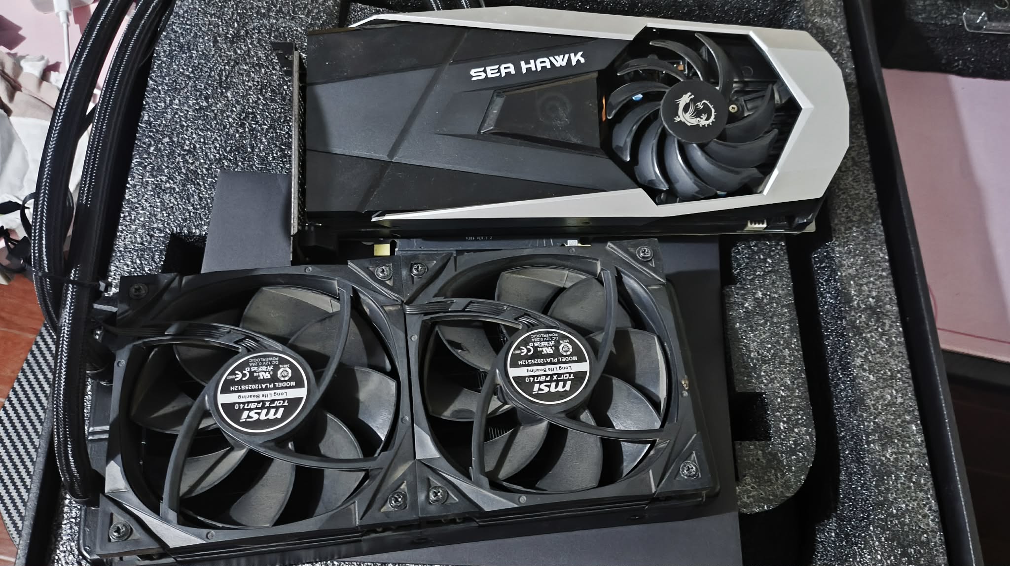 For sale GPU MSI RTX 3080 Seahawk with box. 1 broken fan blade but 