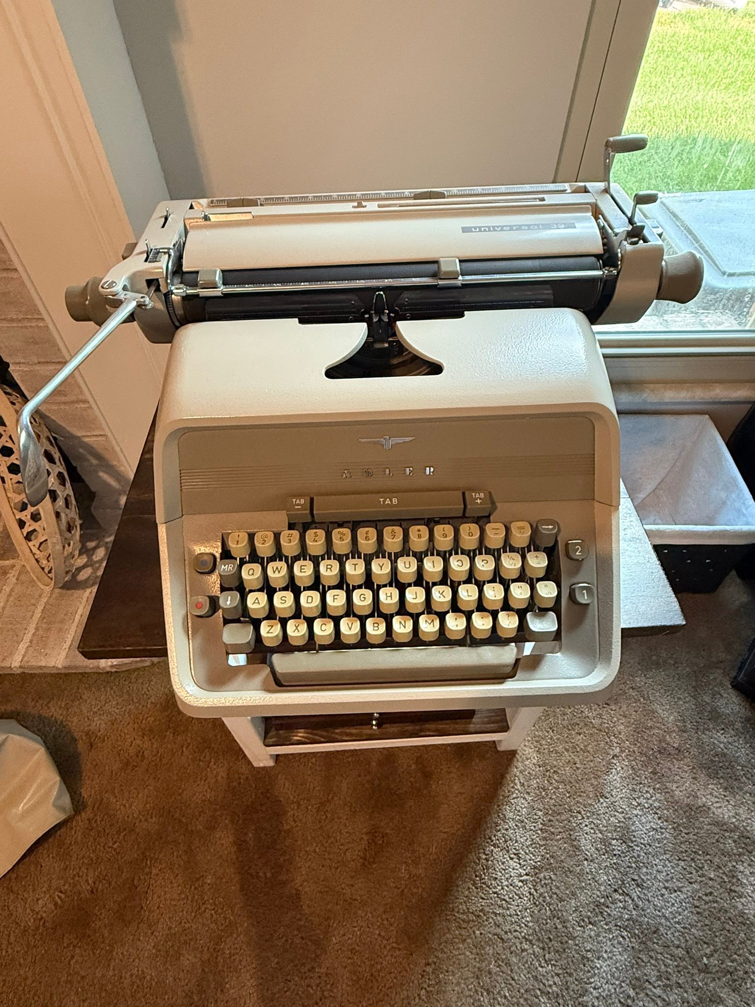 実働品ADLER universal 39タイプライターシャイニングモデル