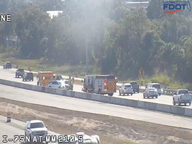 Major crash on I-75 south in Sarasota, FL