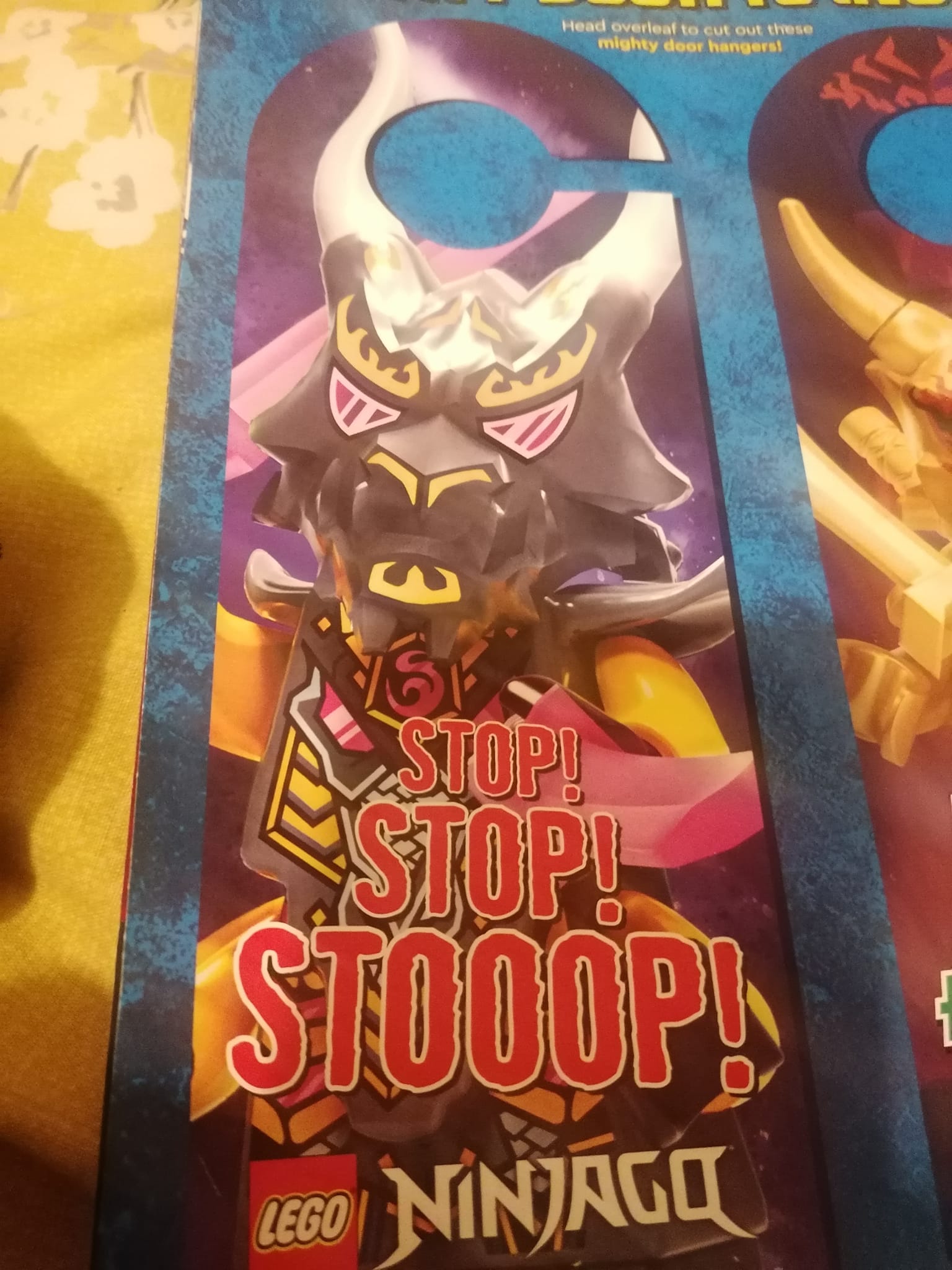the new LEGO Ninjago magazine. This time minifigure Evil Jay. You