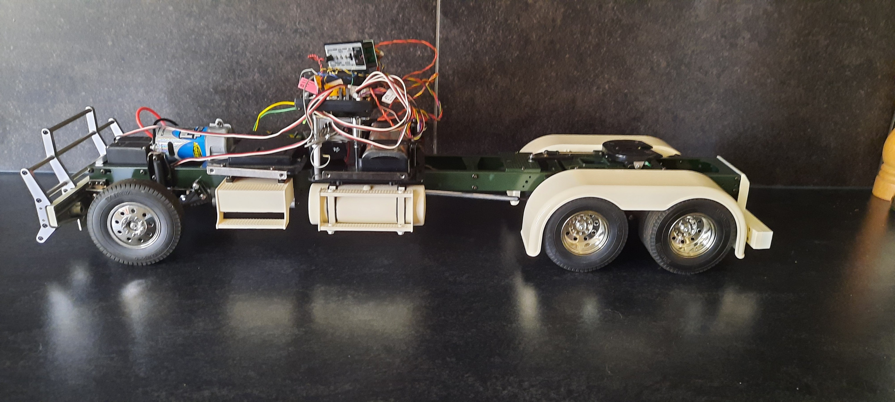 Restoring 1996 Tamiya King Hauler Metallic Edition
