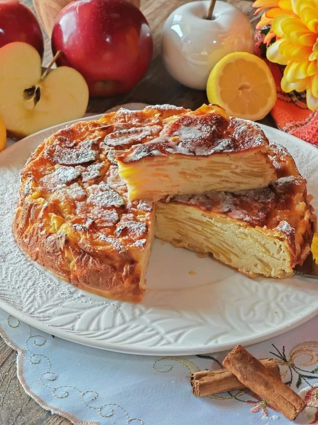 Le ricette dei nostri dolci fatti in casa | La Torta con tante mele ...