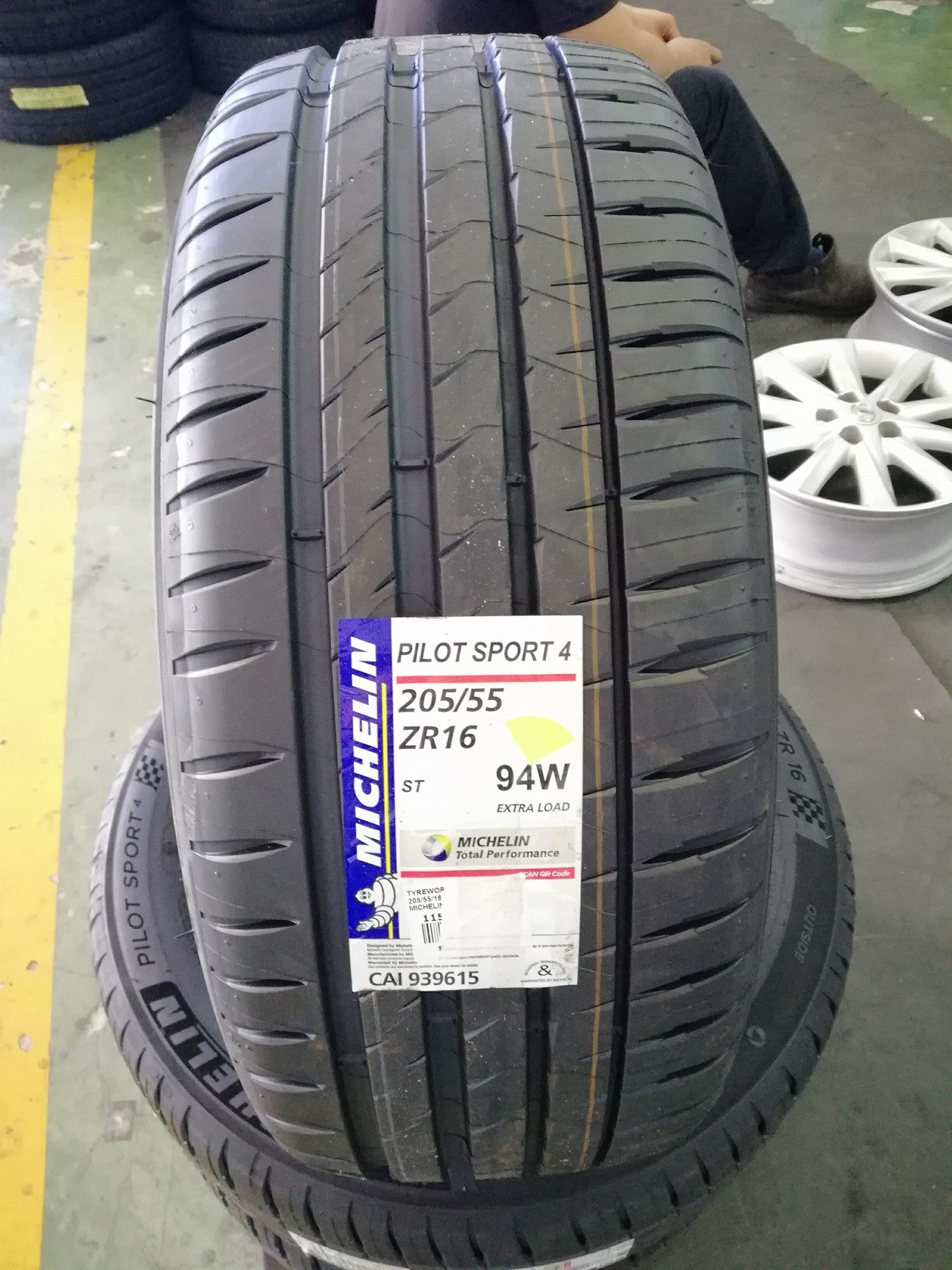 Lexus 16インチ 　205/55R16 Lexus Ct200H *205/55/16 Michelin pilot sport 4