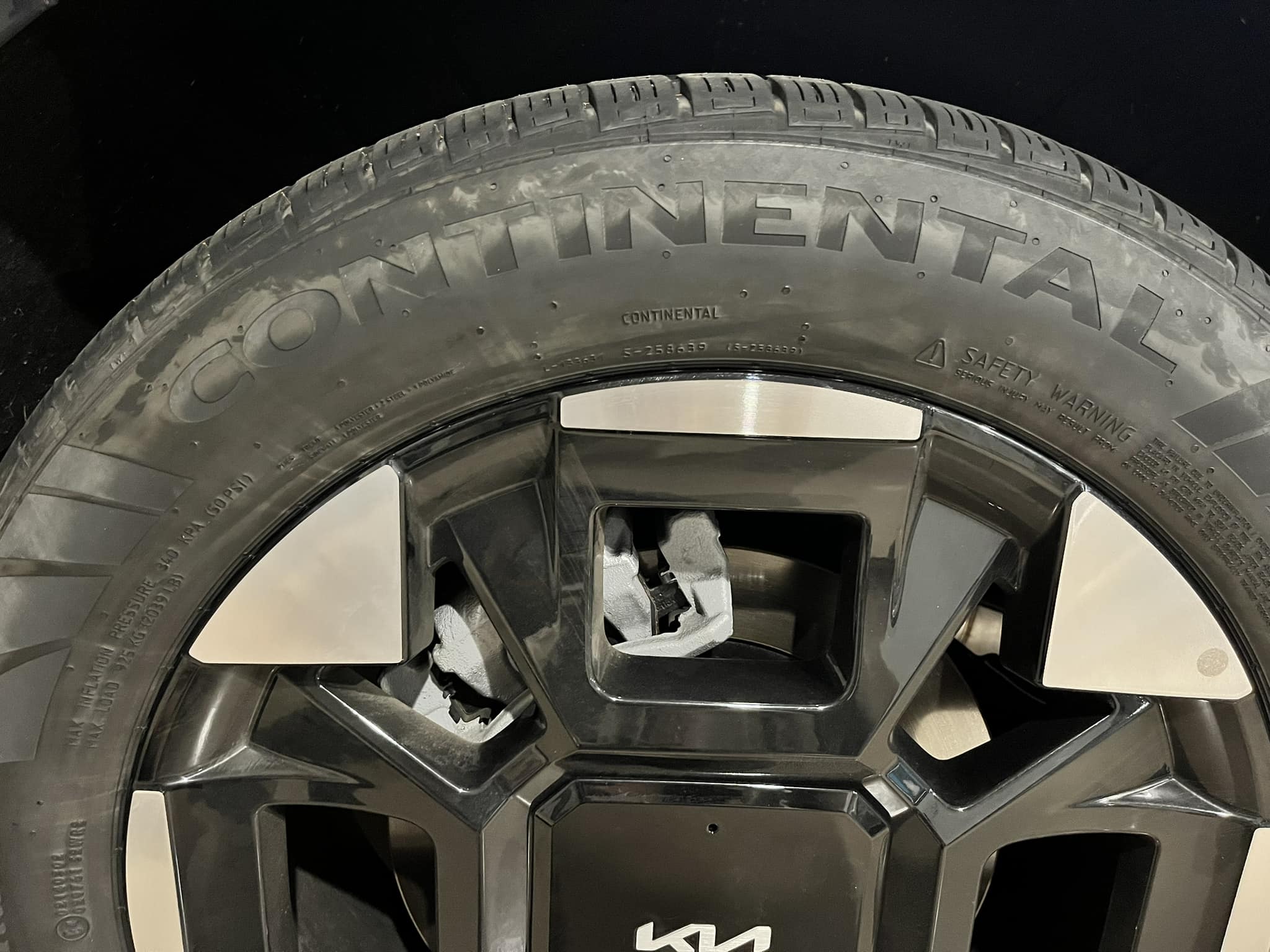 What is the solution to tyre blooming issue on Bridgestone Turanza