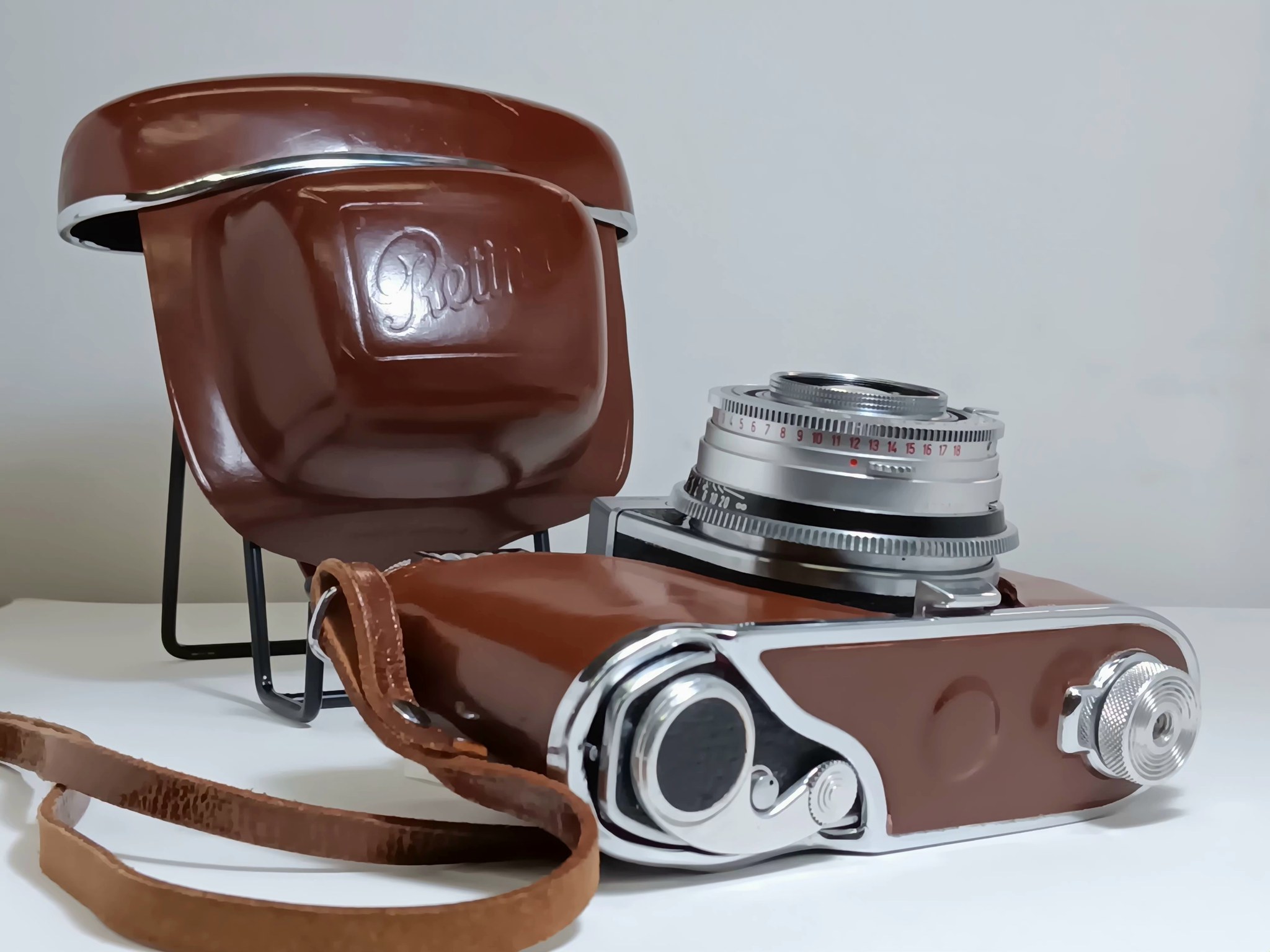 SOLD ❤️ FOR SALE! 1959 KODAK “BROWNIE REFLEX 20 OUTFIT” is NEW