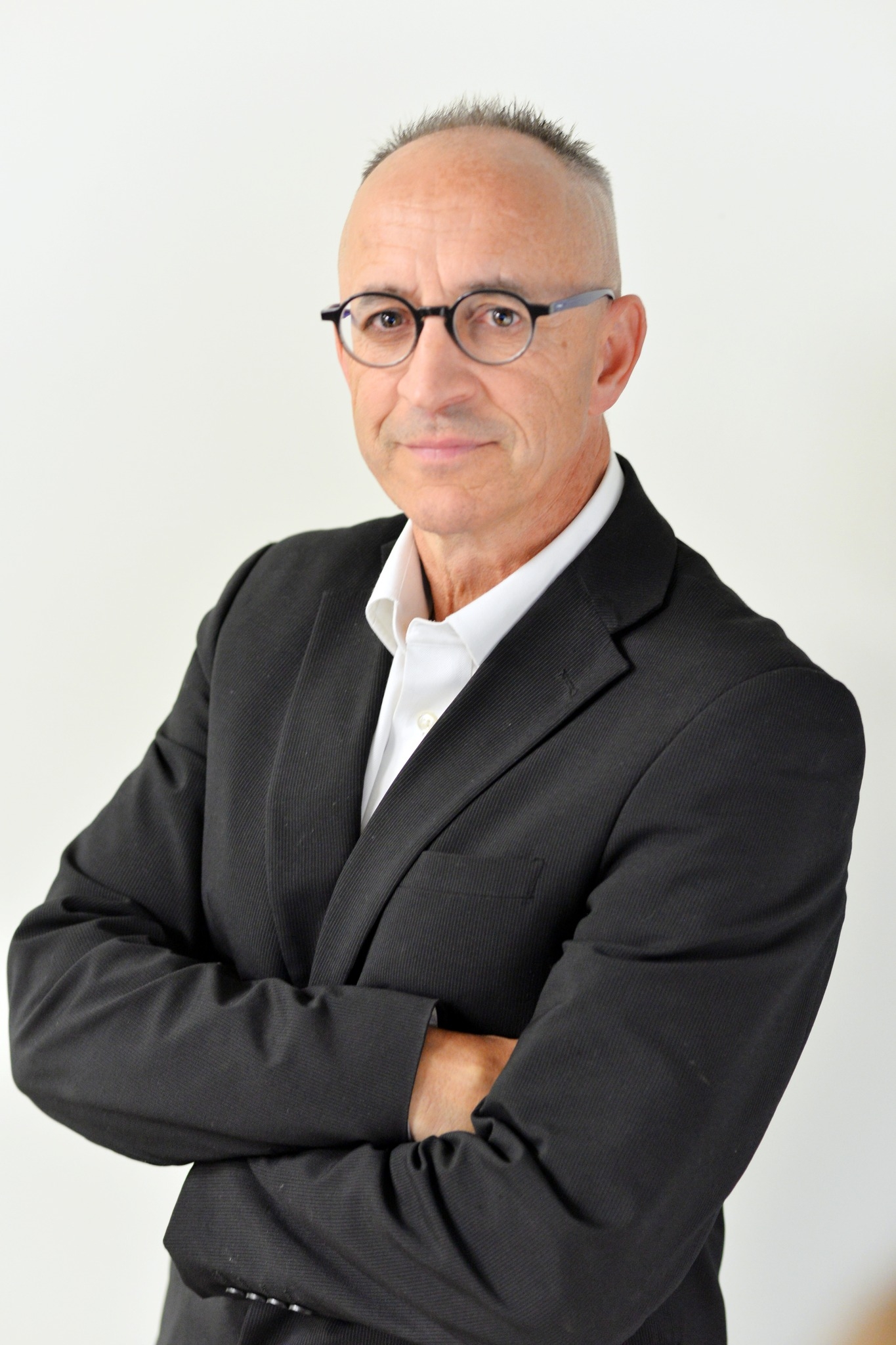 Christian Cyr - Salut! Comme des milliers de personnes en... | Facebook