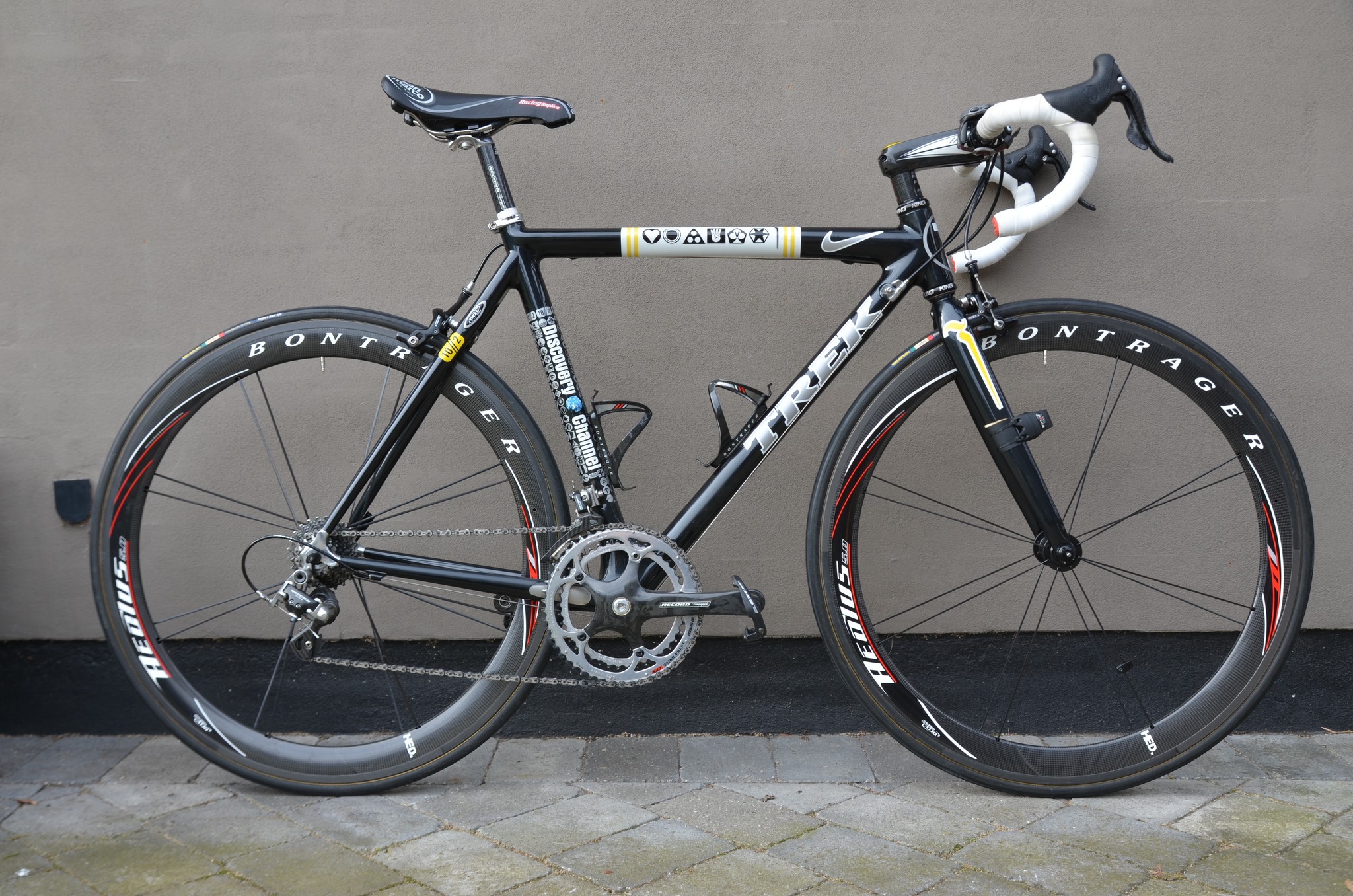 Hello Lance Armstrong fans. Can anyone help with any info on this 