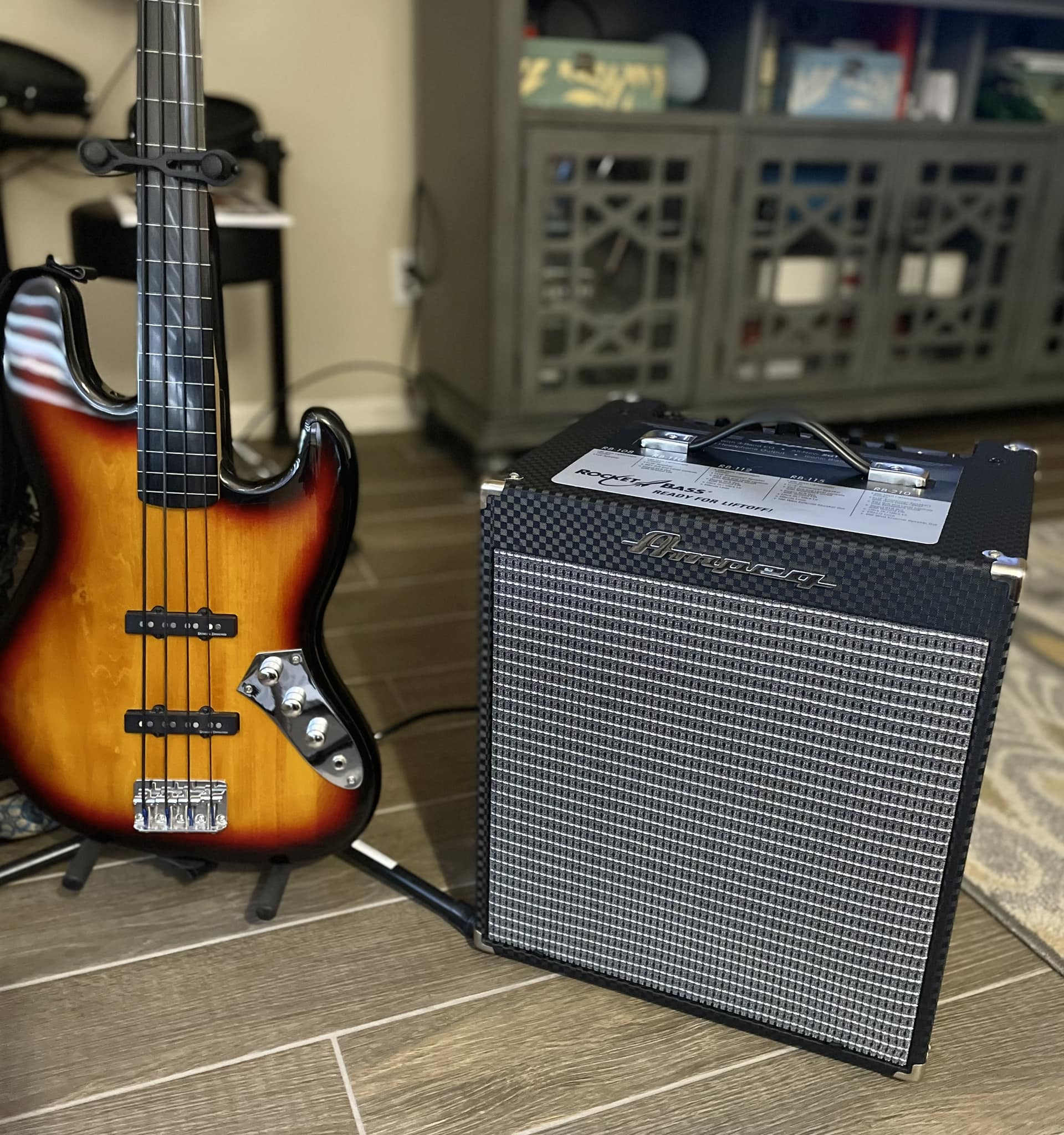 Ampeg RB-110 Amplifier Review and Discussion