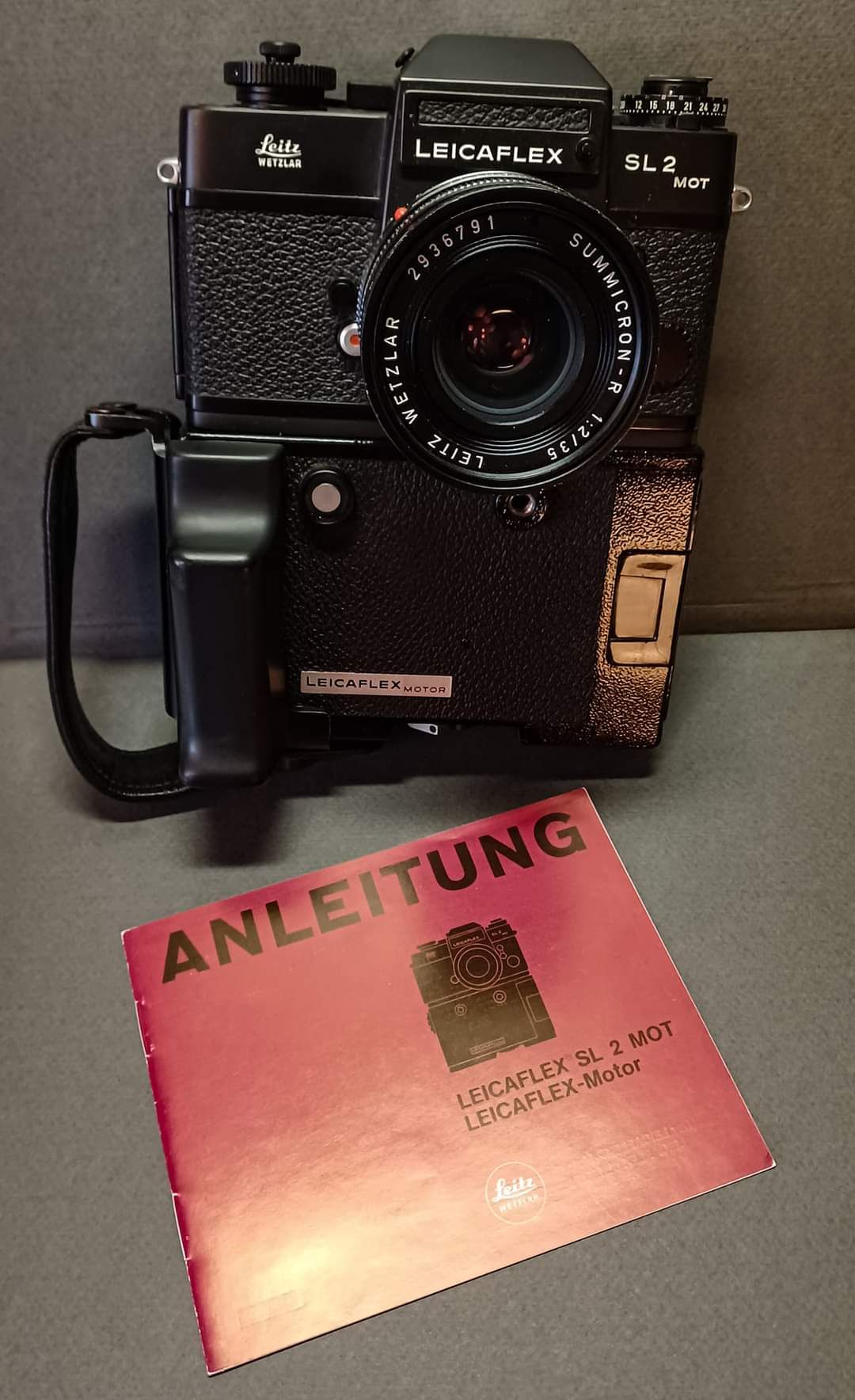 Leitz Leicaflex SL2 MOT single-lens-reflex camera