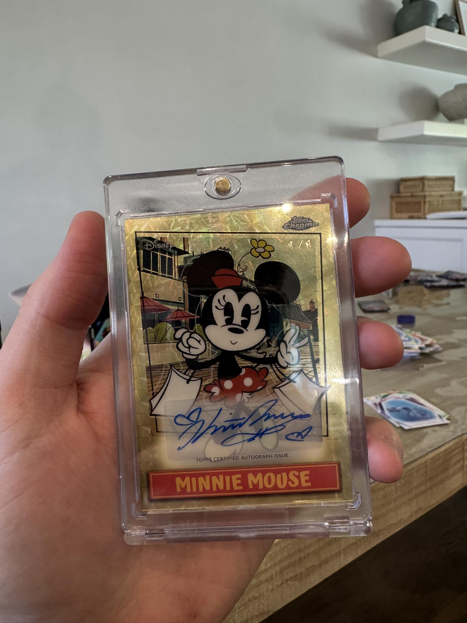 Just pulled Minnie 1/1 Auto Super Refractor!! Disney Neon - $25
