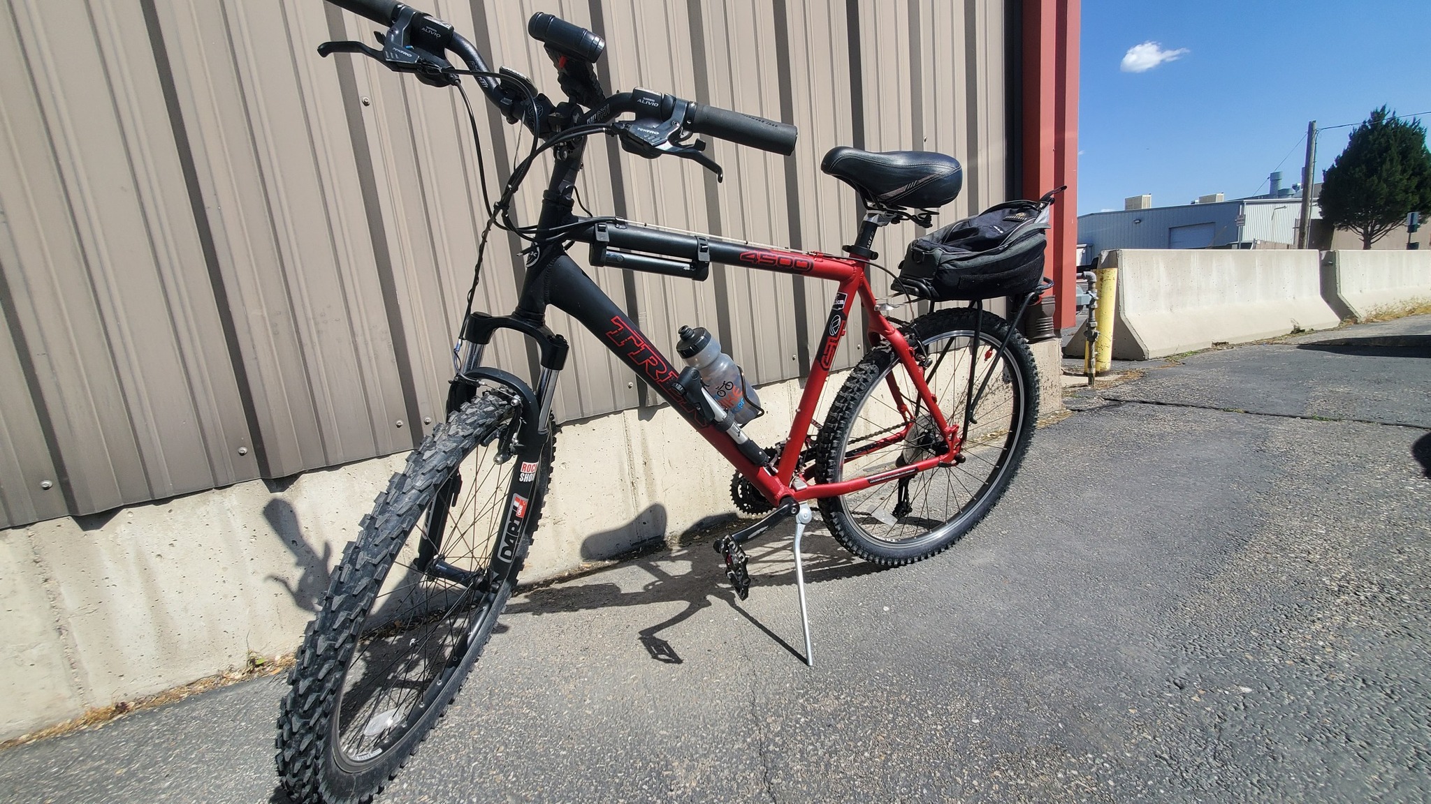 Restored Trek 4500 with WTB Velociraptors and Rok Bros pedals