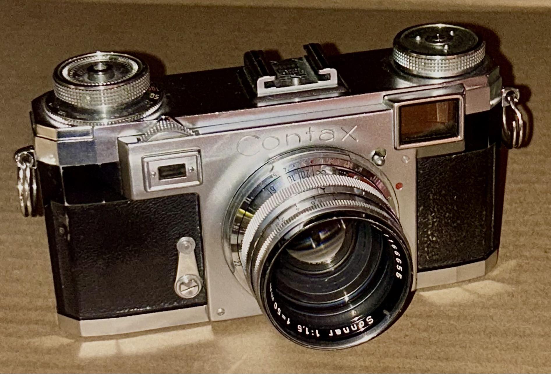 Contax II with Zeiss 2.8 cm Tessar f:8 lens