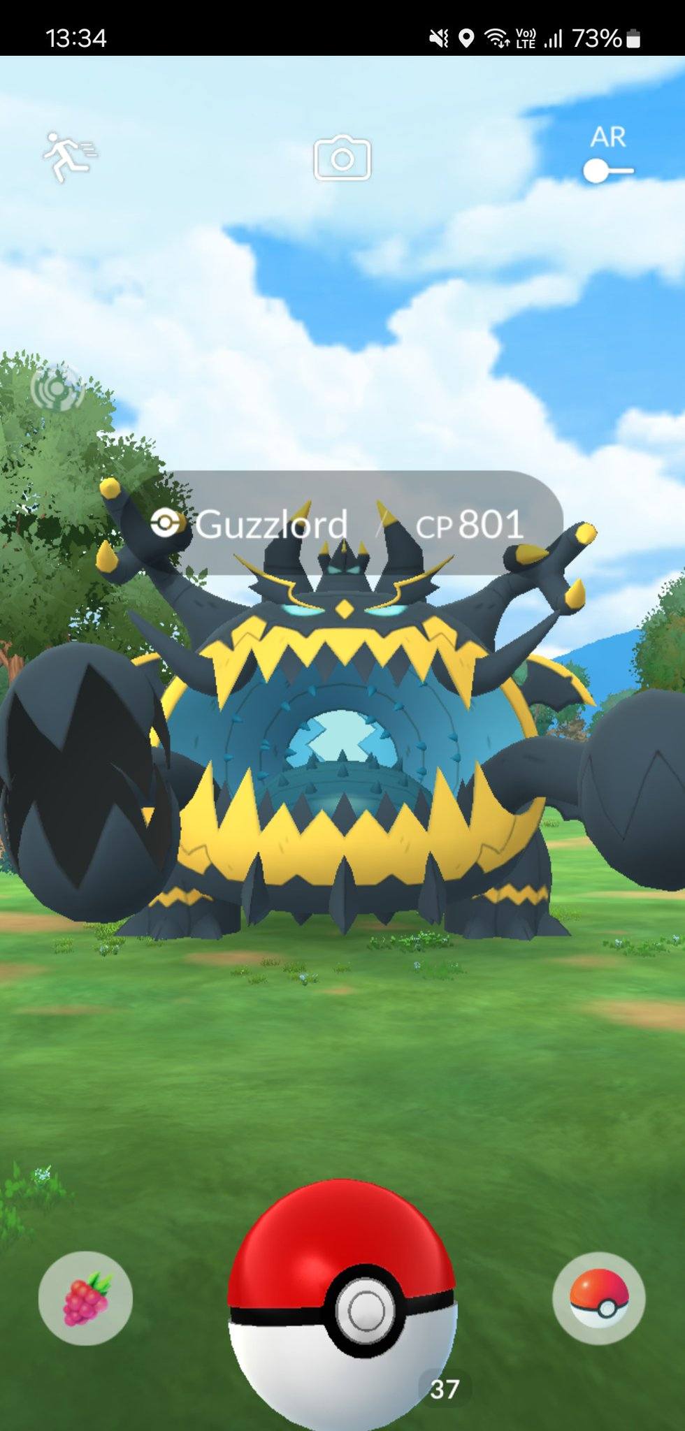 Shiny Guzzlord Madrid Background - Registered or 1M - Pokémon GO