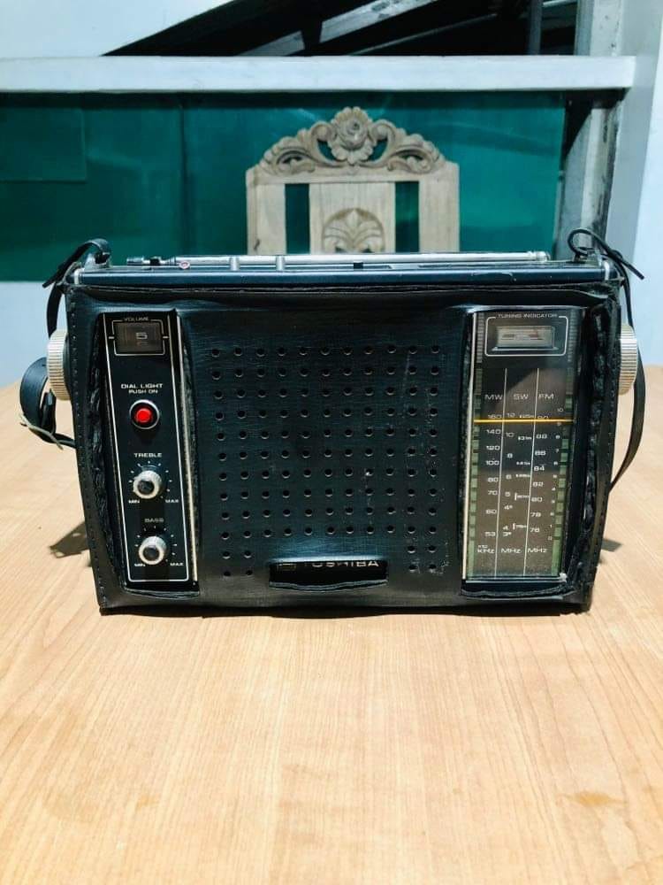 Toshiba RP-13 Calendar Radio (1974)