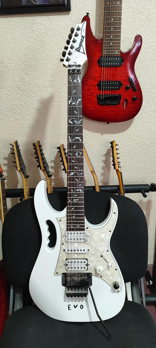 Ibanez JEM7V with Fernandes sustainer mod