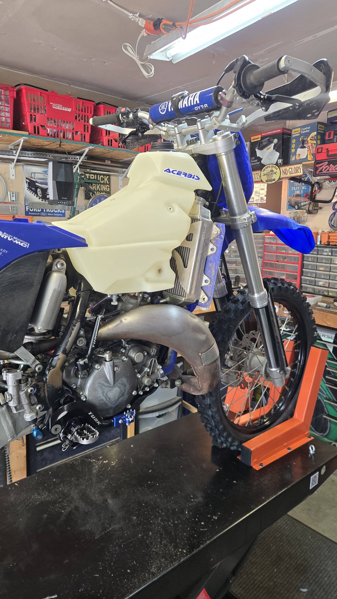 Compatibility of Acerbis fuel tank with Polisport restyle kit on YZ125
