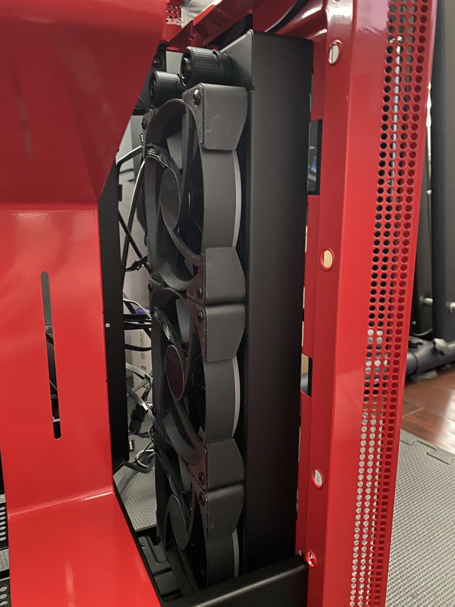 NZXT H400 case build with i7 14700k and 5070ti TUF